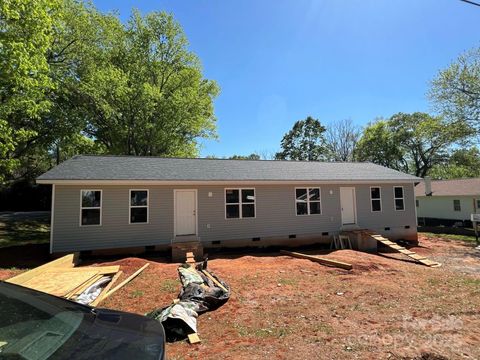 105 and 107 W F Street Newton NC 28658