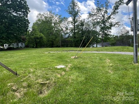 303 Chadwick Avenue Hendersonville NC 28792