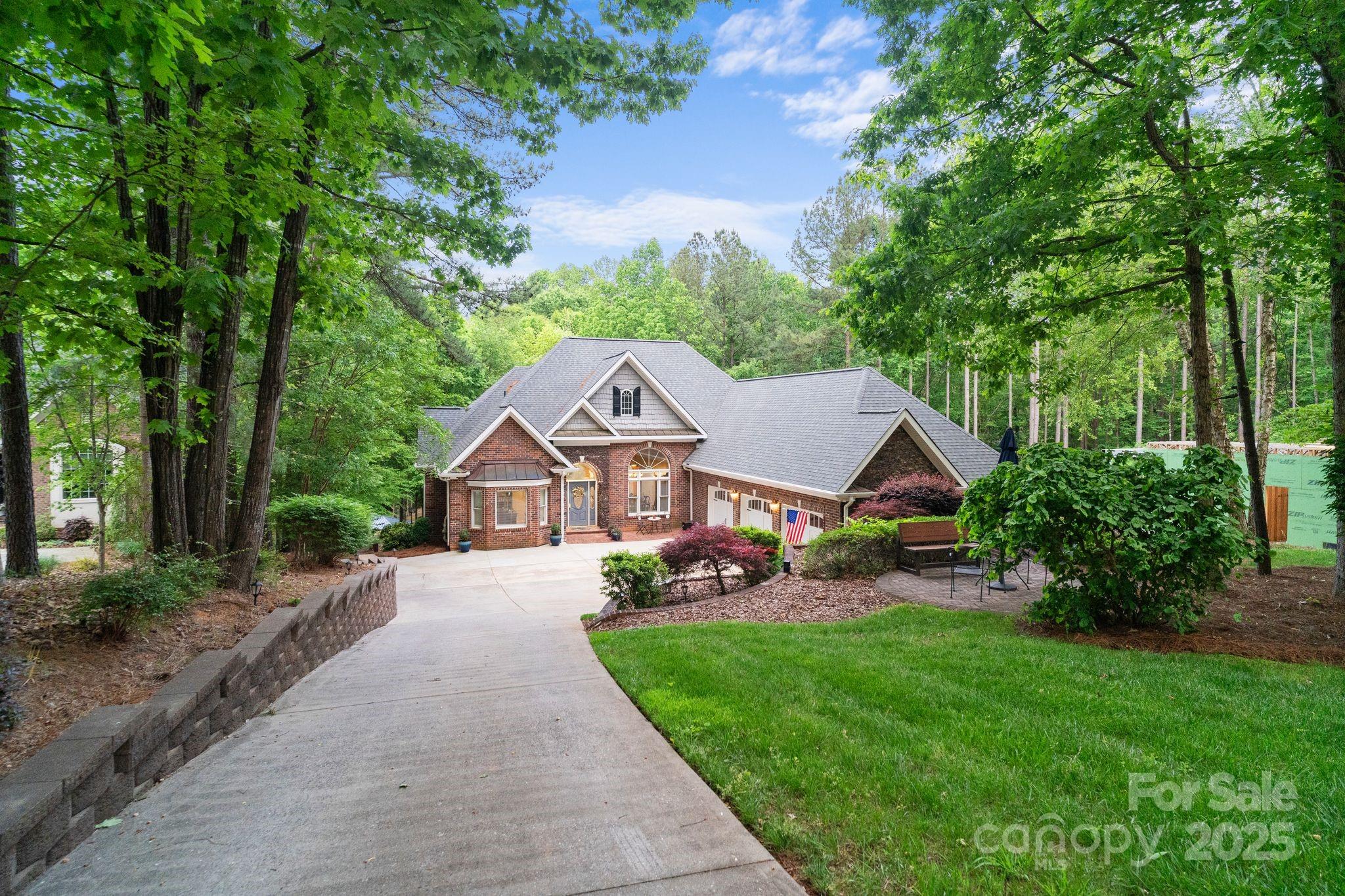 2200 Capes Cove Drive