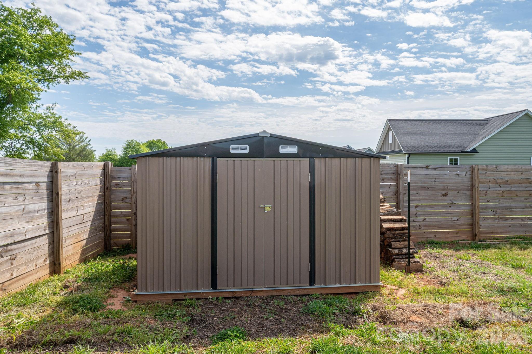 WEST END - Residential