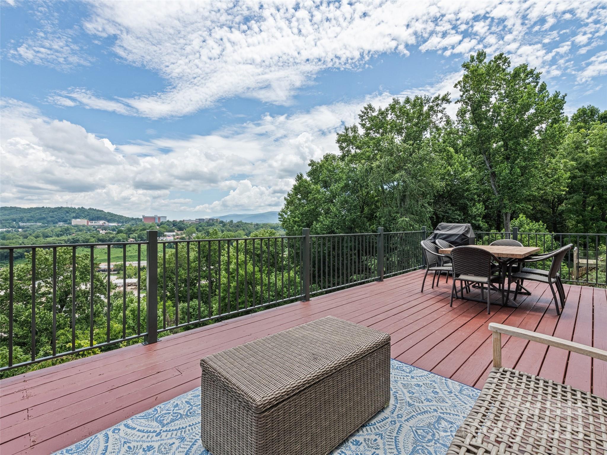 32 Grandview Drive