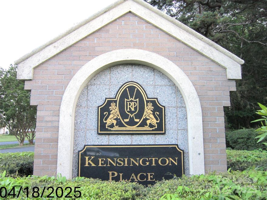 Cozy, Second floor, 1 Bedroom, 1 Bathroom condominium conveniently located near; restaurants, entertainment (Carowinds Theme and Amusement Park), interstates. Take a short drive down Regent Parkway to discover and enjoy, tennis, swimming pool, basketball, walking trails, and playground...
Max 2 occupants, no pets allowed. No smoking or vaping.