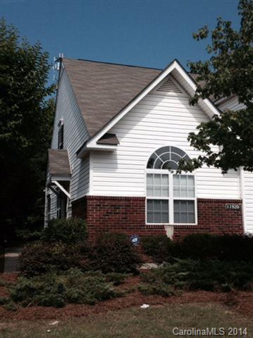 Great location in South Charlotte off McKee Road in the Covington at Providence community! Townhome with master on the main, patio, fireplace, washer/dryer, community pool and more! Don't miss this one!