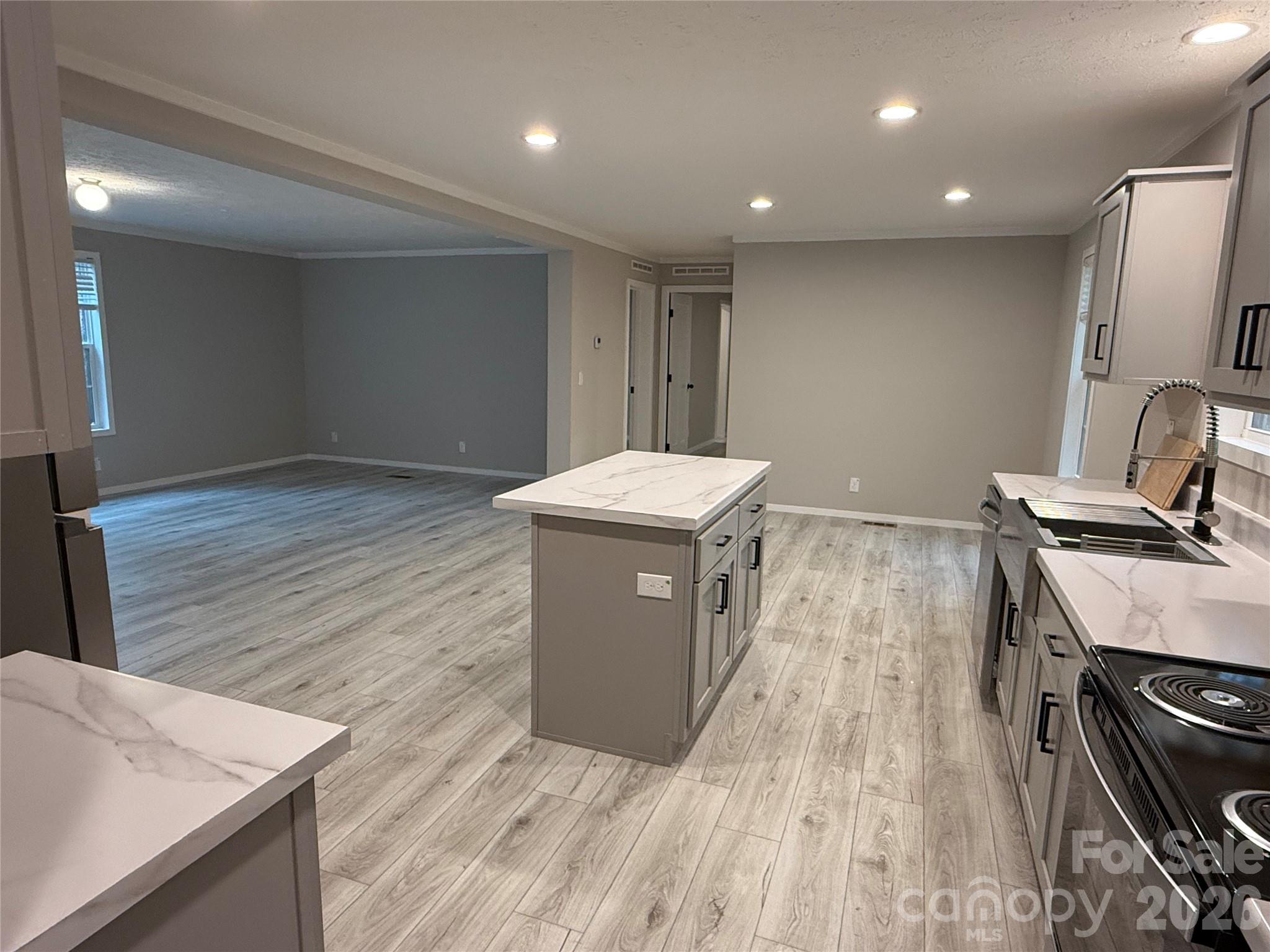 3912 SCOTT Road