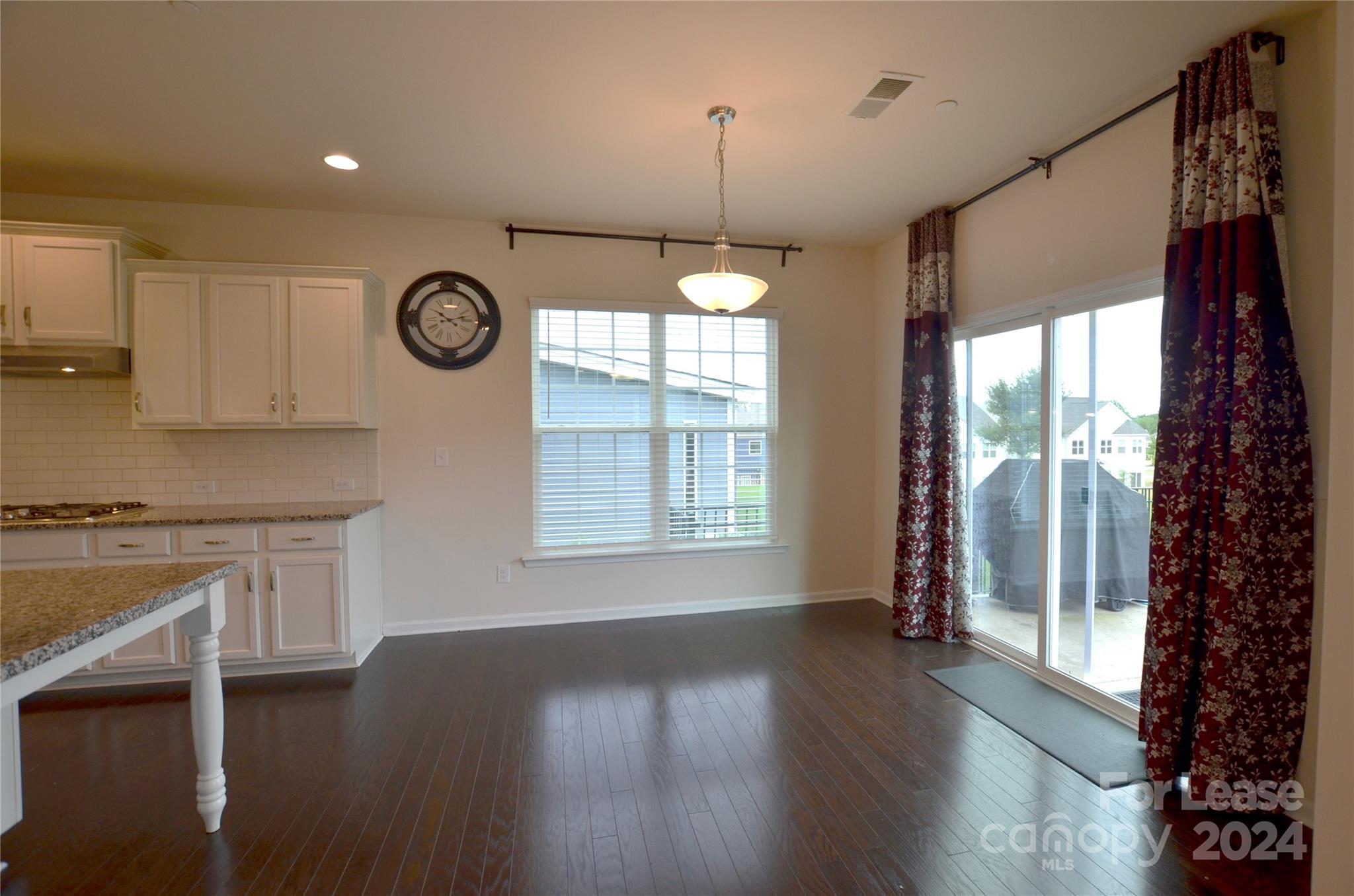 Allen Mills - Residential Lease