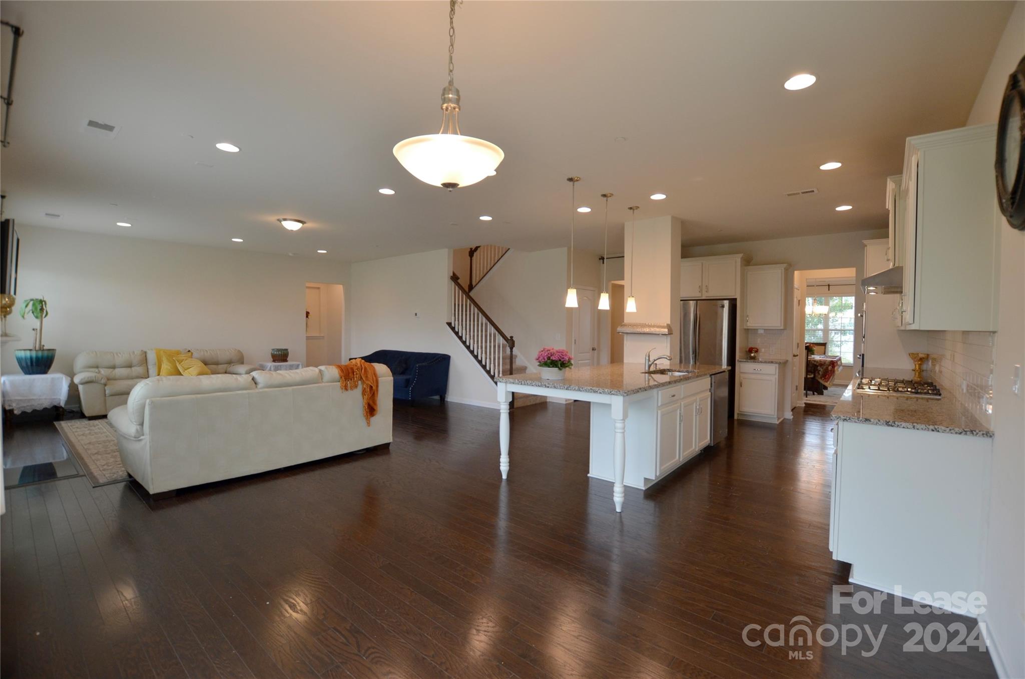 Allen Mills - Residential Lease