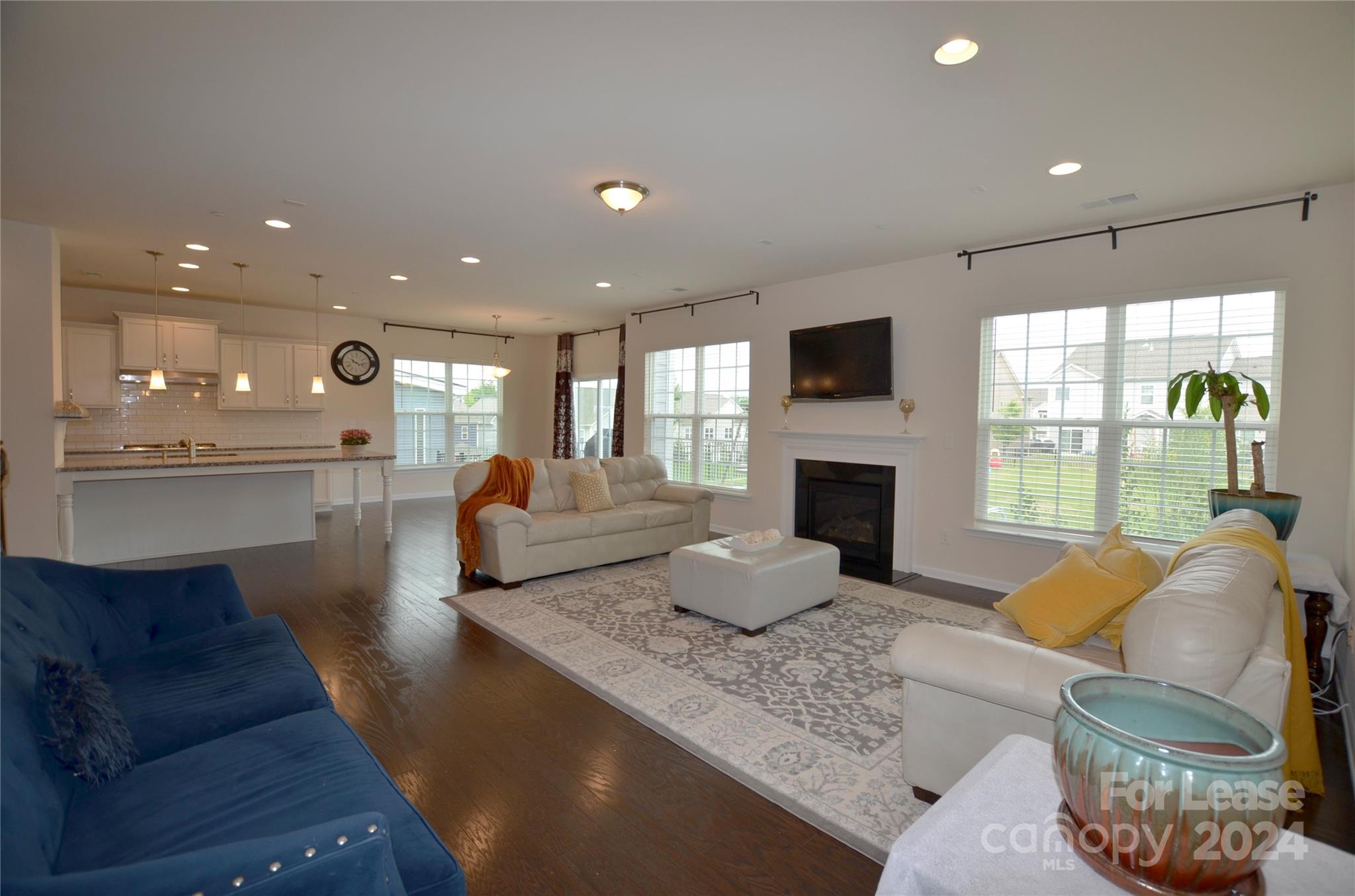 Allen Mills - Residential Lease