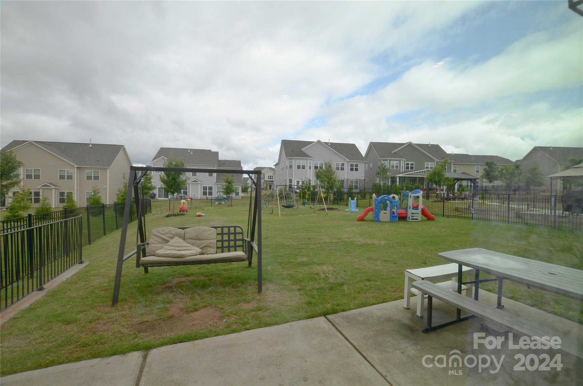 Allen Mills - Residential Lease