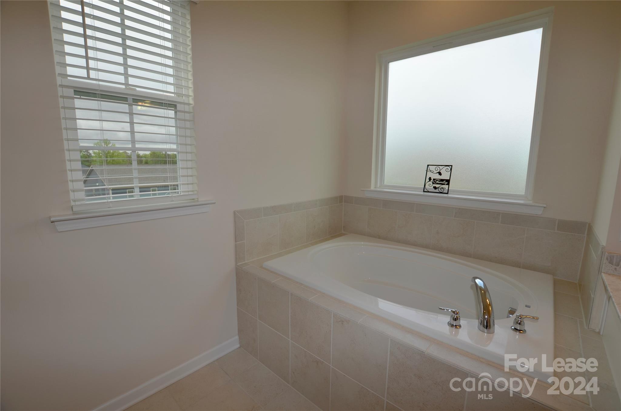 Allen Mills - Residential Lease