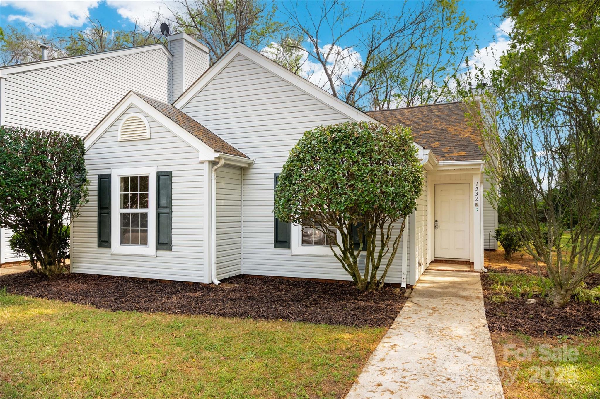 1532 Hunt Club Court