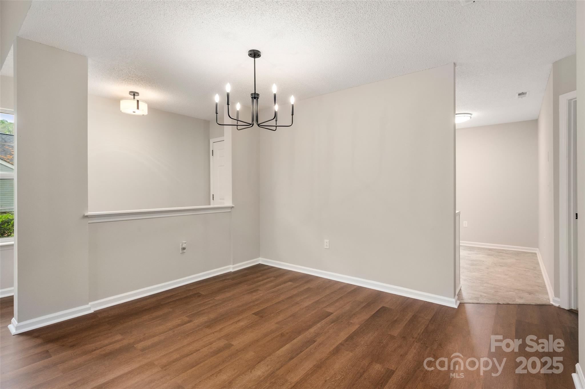 1532 Hunt Club Court