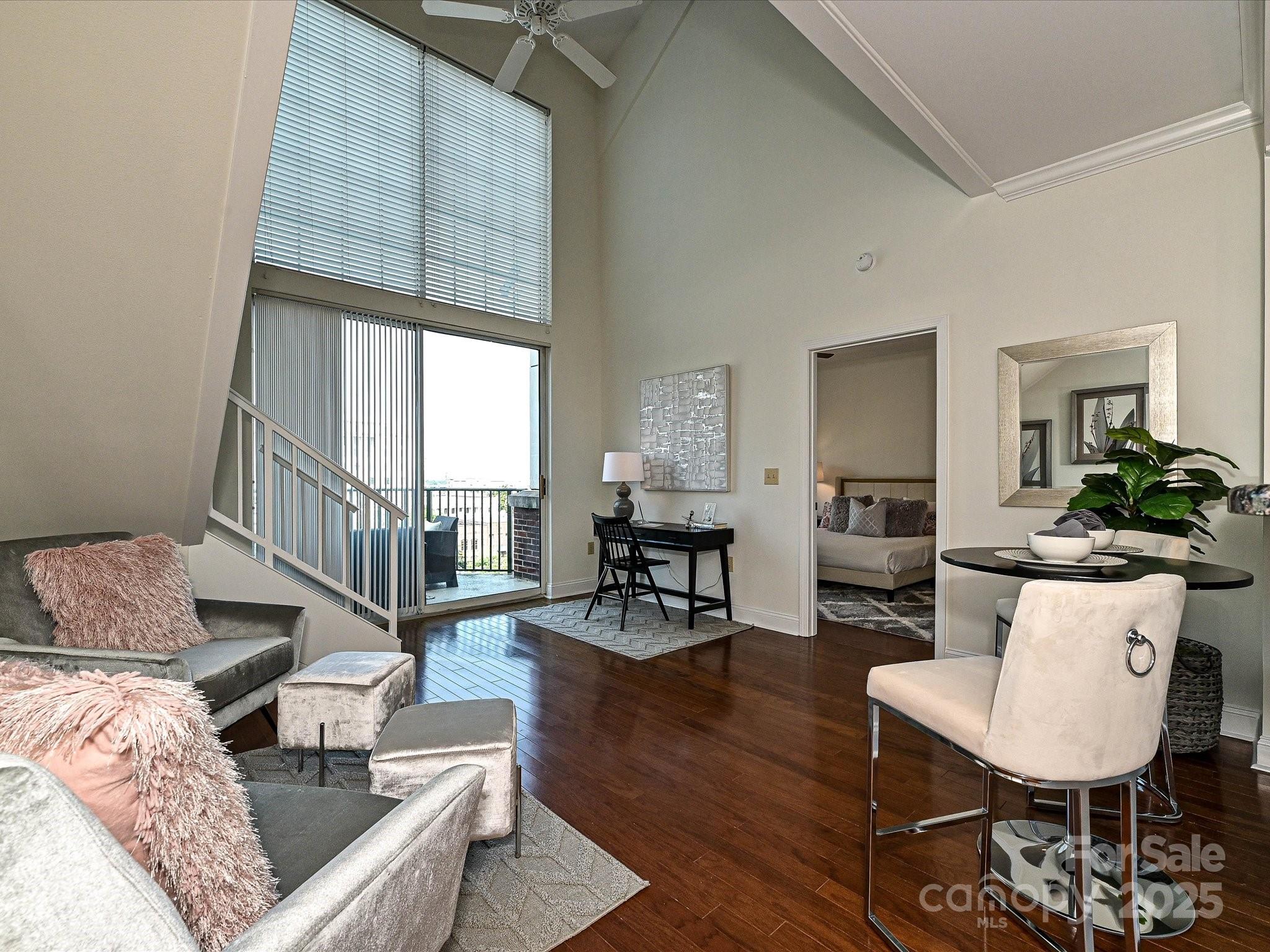 300 W 5th Street 723