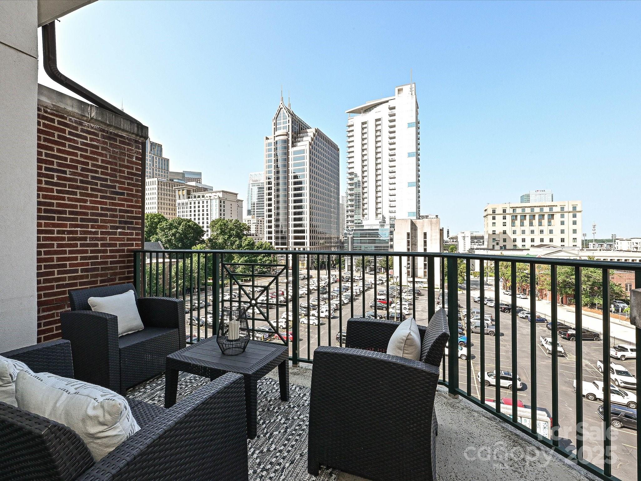 300 W 5th Street 723