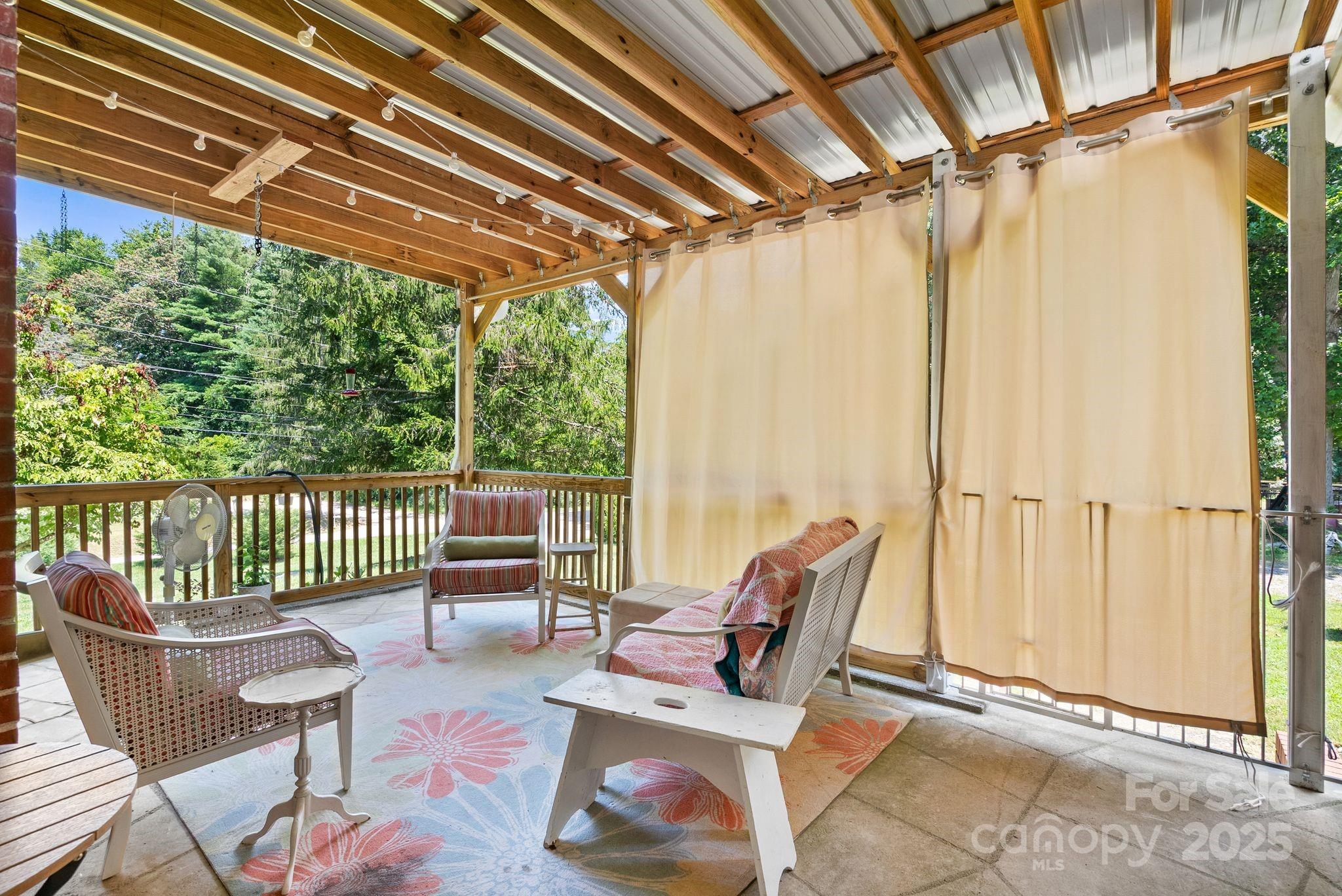 1215 Upper Brush Creek Road