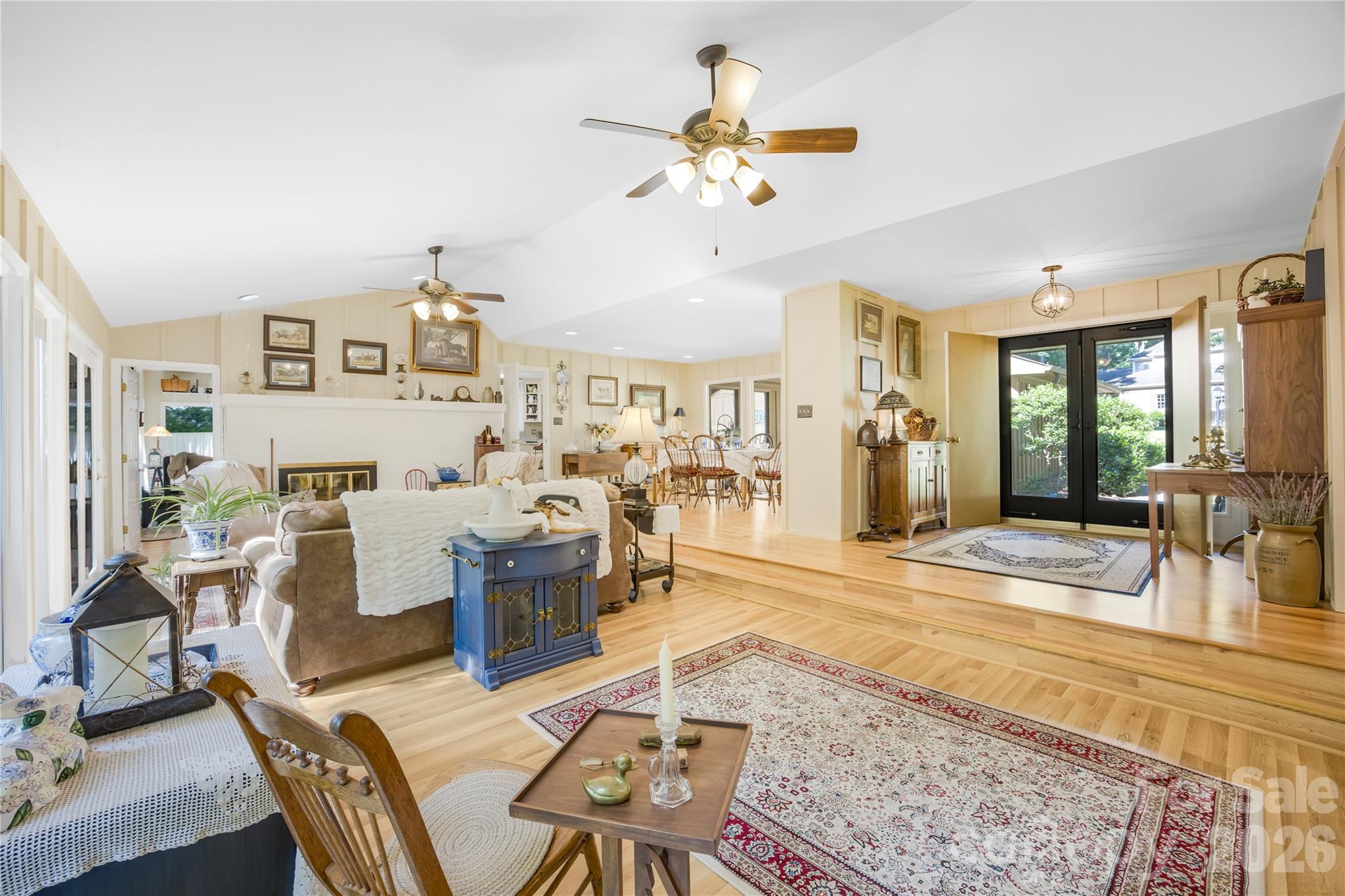 Country Club Hills - Residential