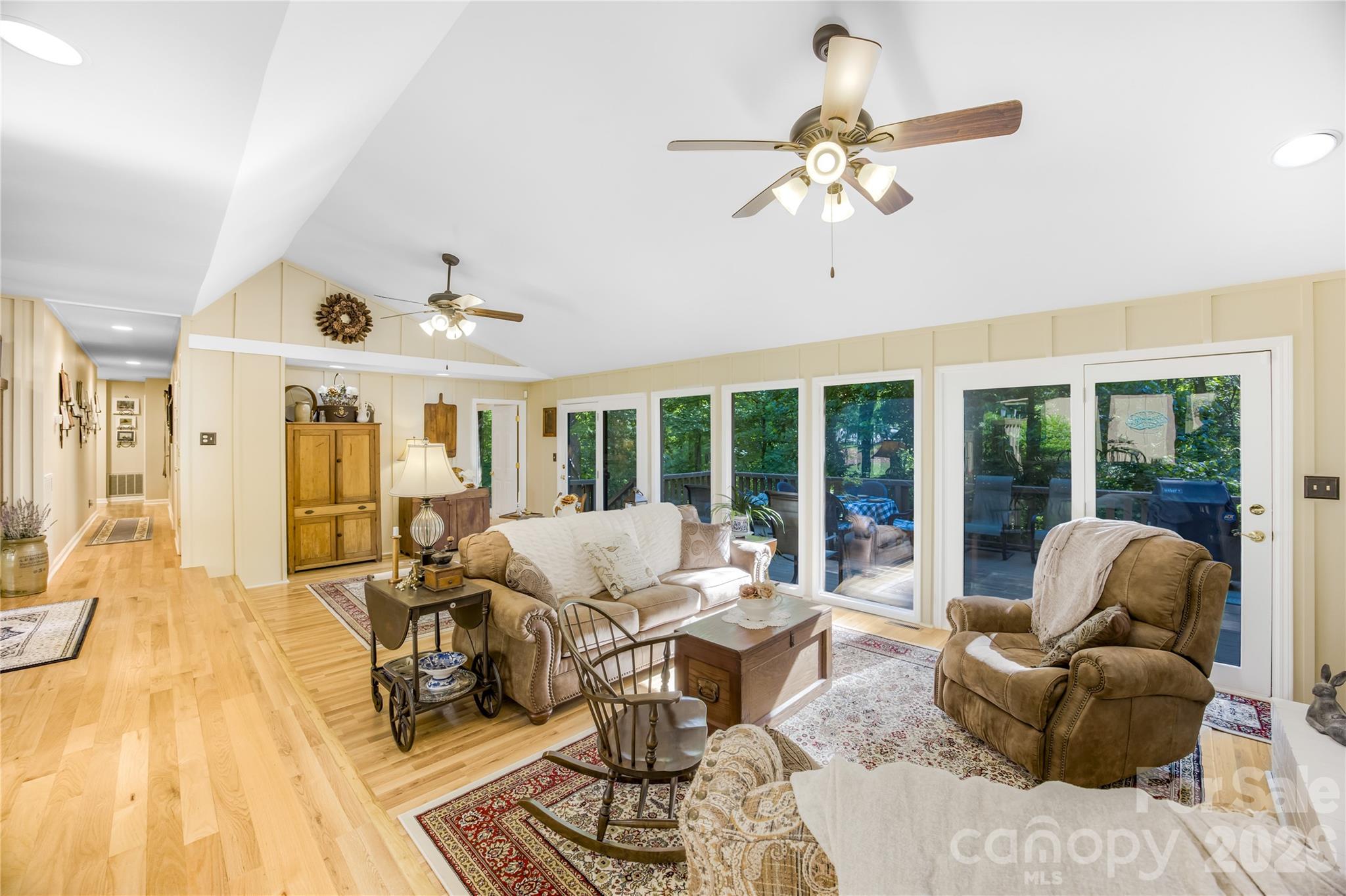 Country Club Hills - Residential