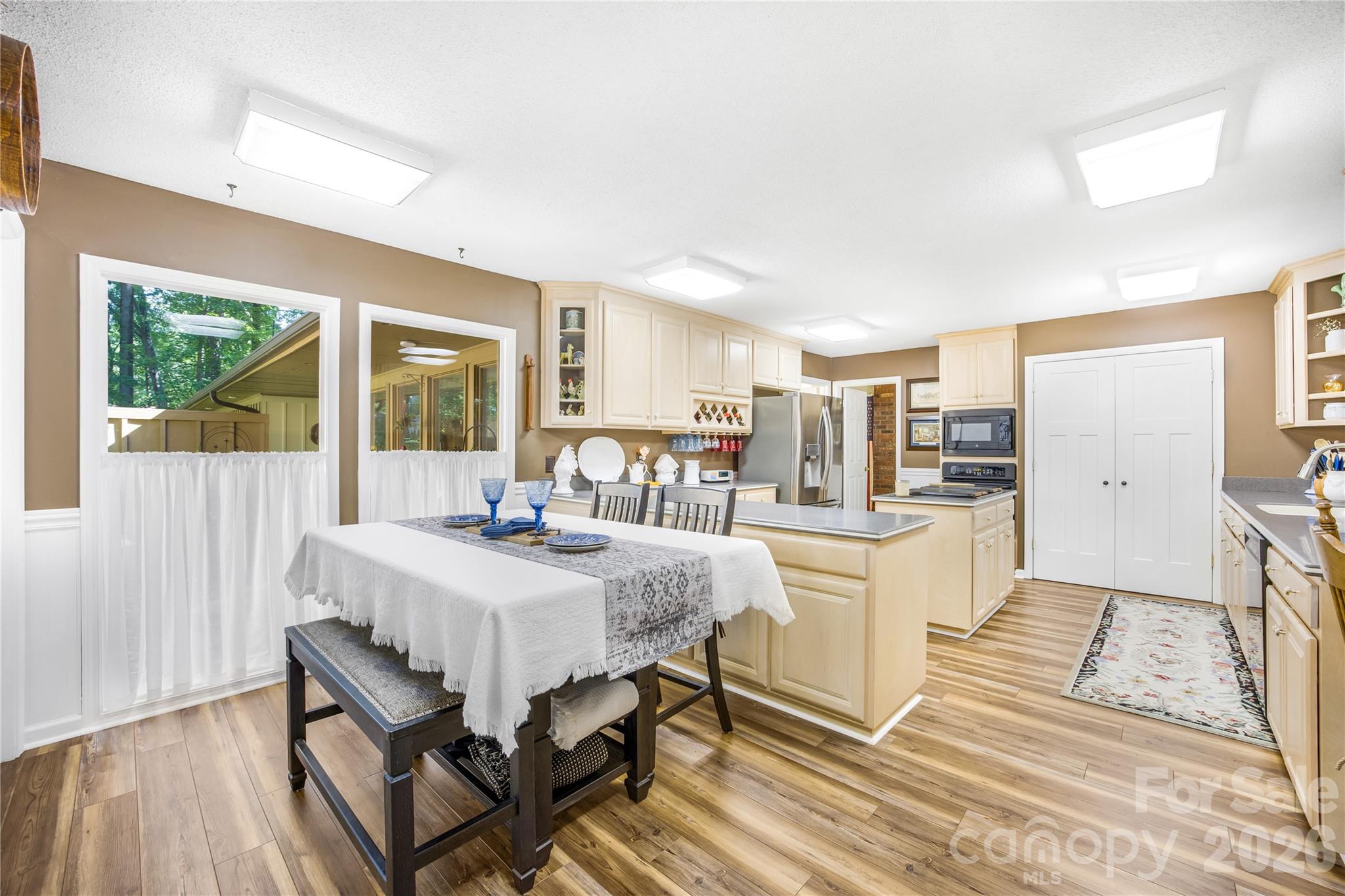 Country Club Hills - Residential