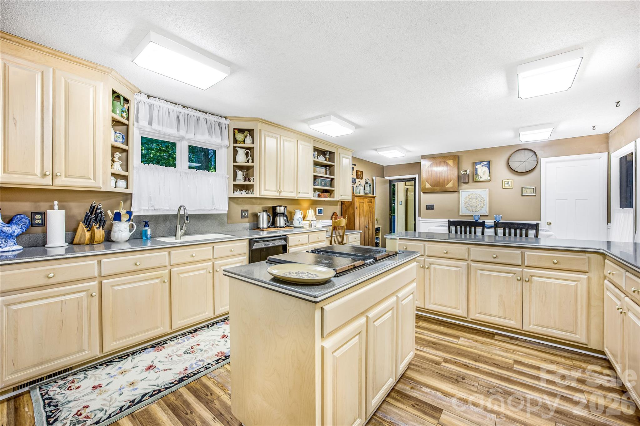 Country Club Hills - Residential