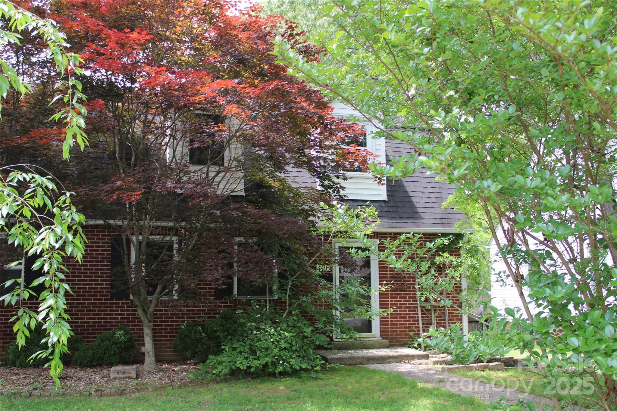 426/432 Maple Street