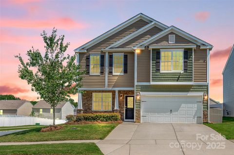 Photo of 147 Kingsway Drive, Mooresville, NC 28115 (MLS # 4302194)