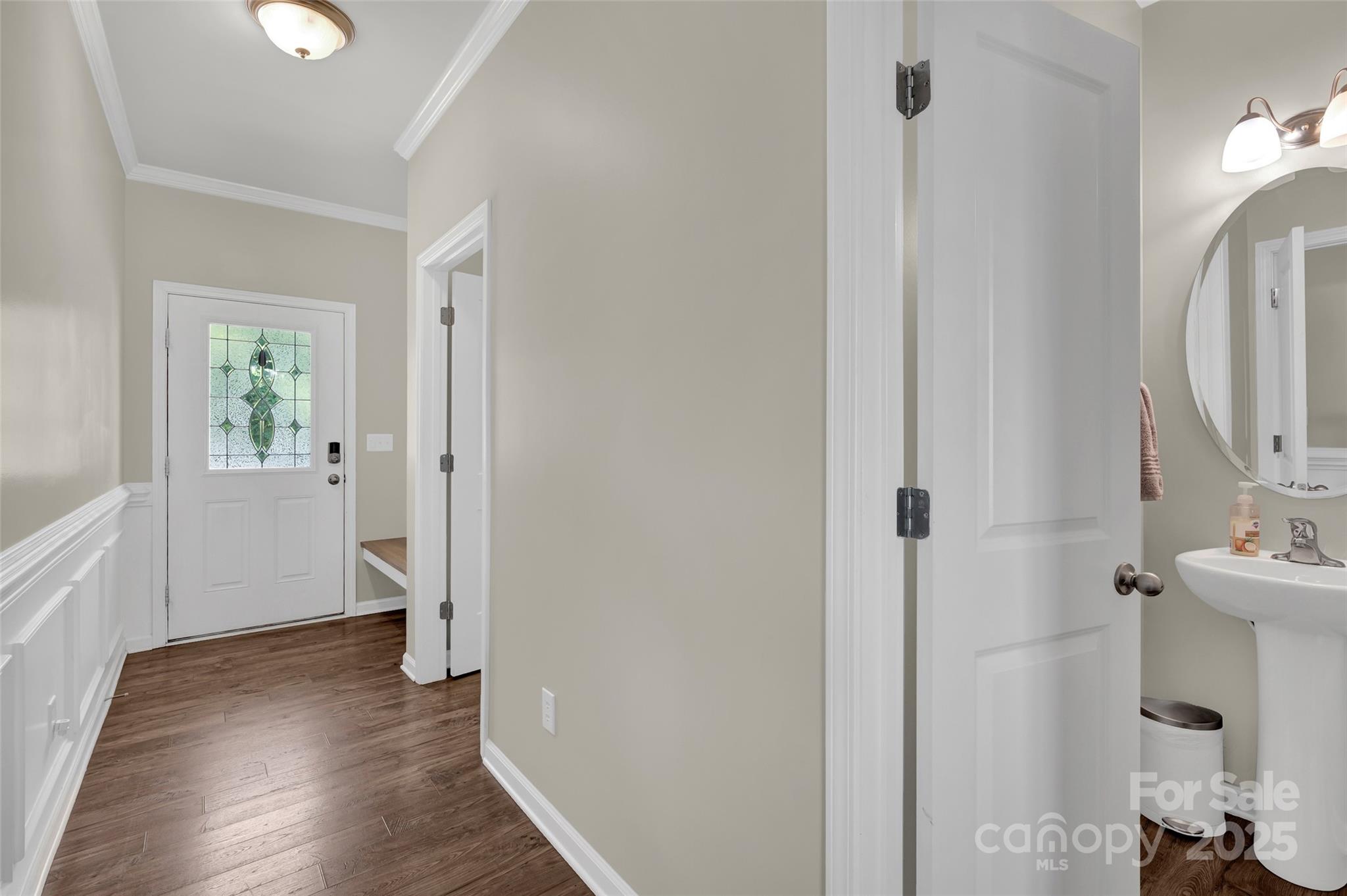 147 Kingsway Drive