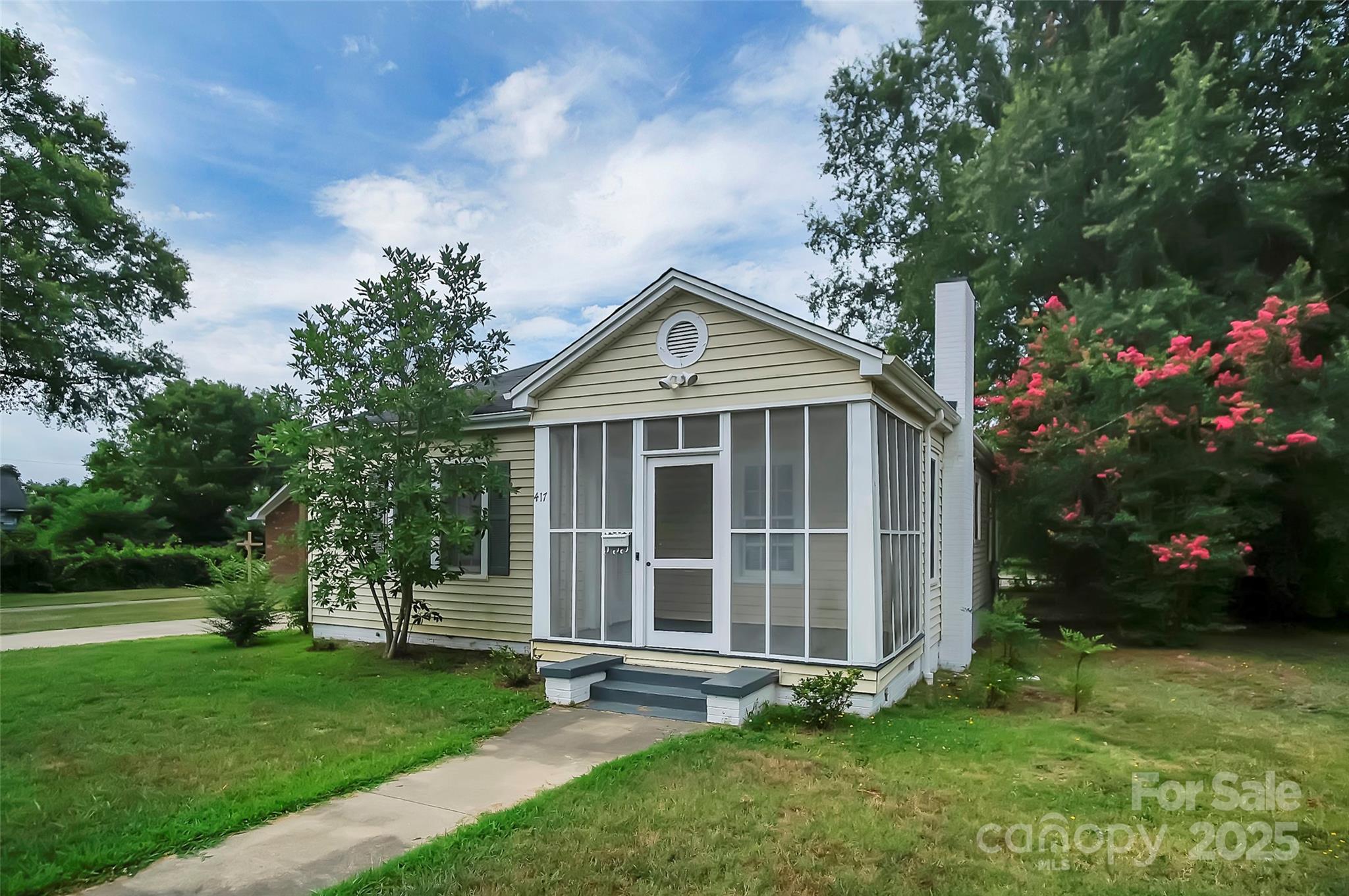 417 W Graham Street