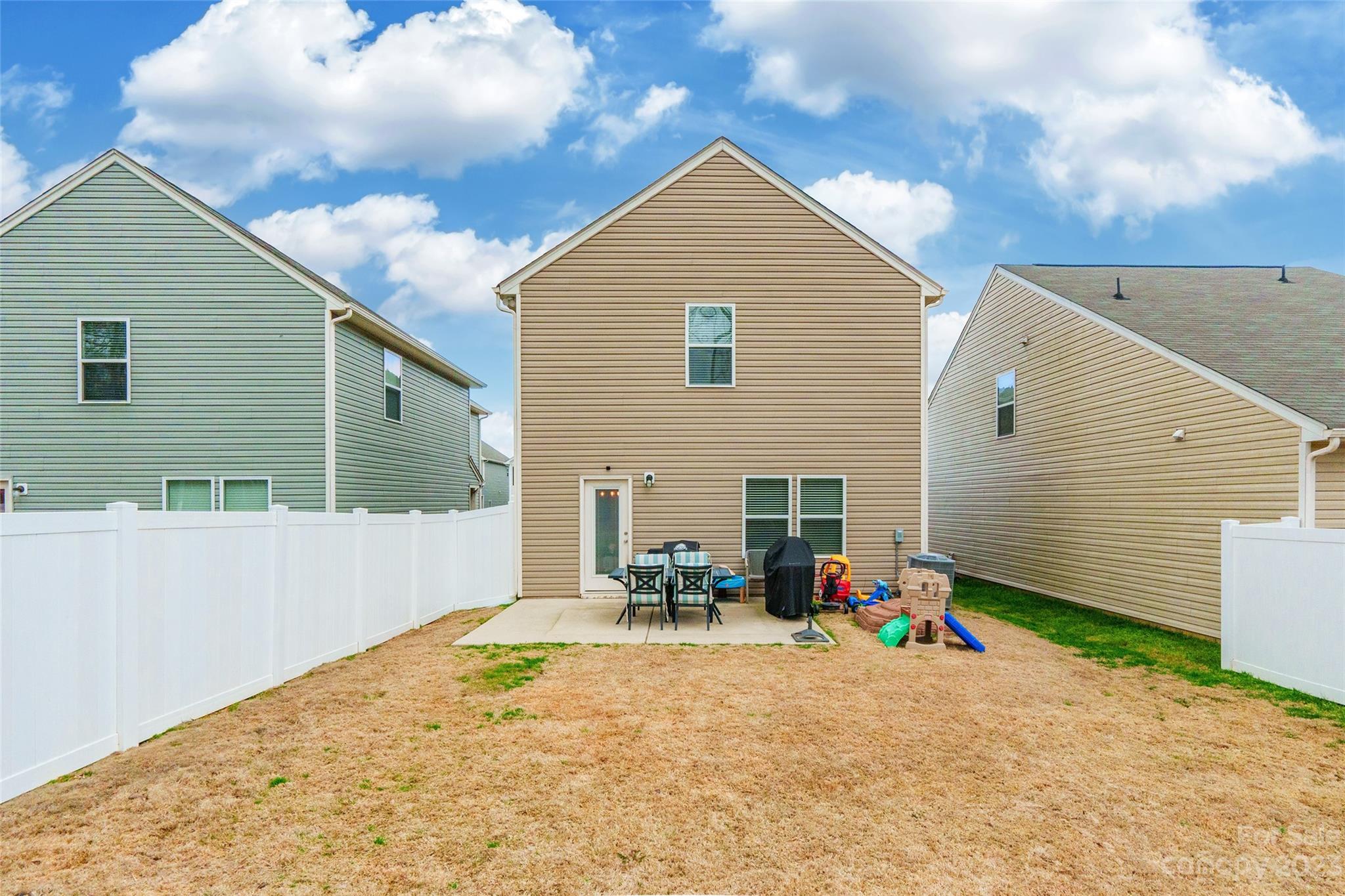 Newport Lakes - Residential