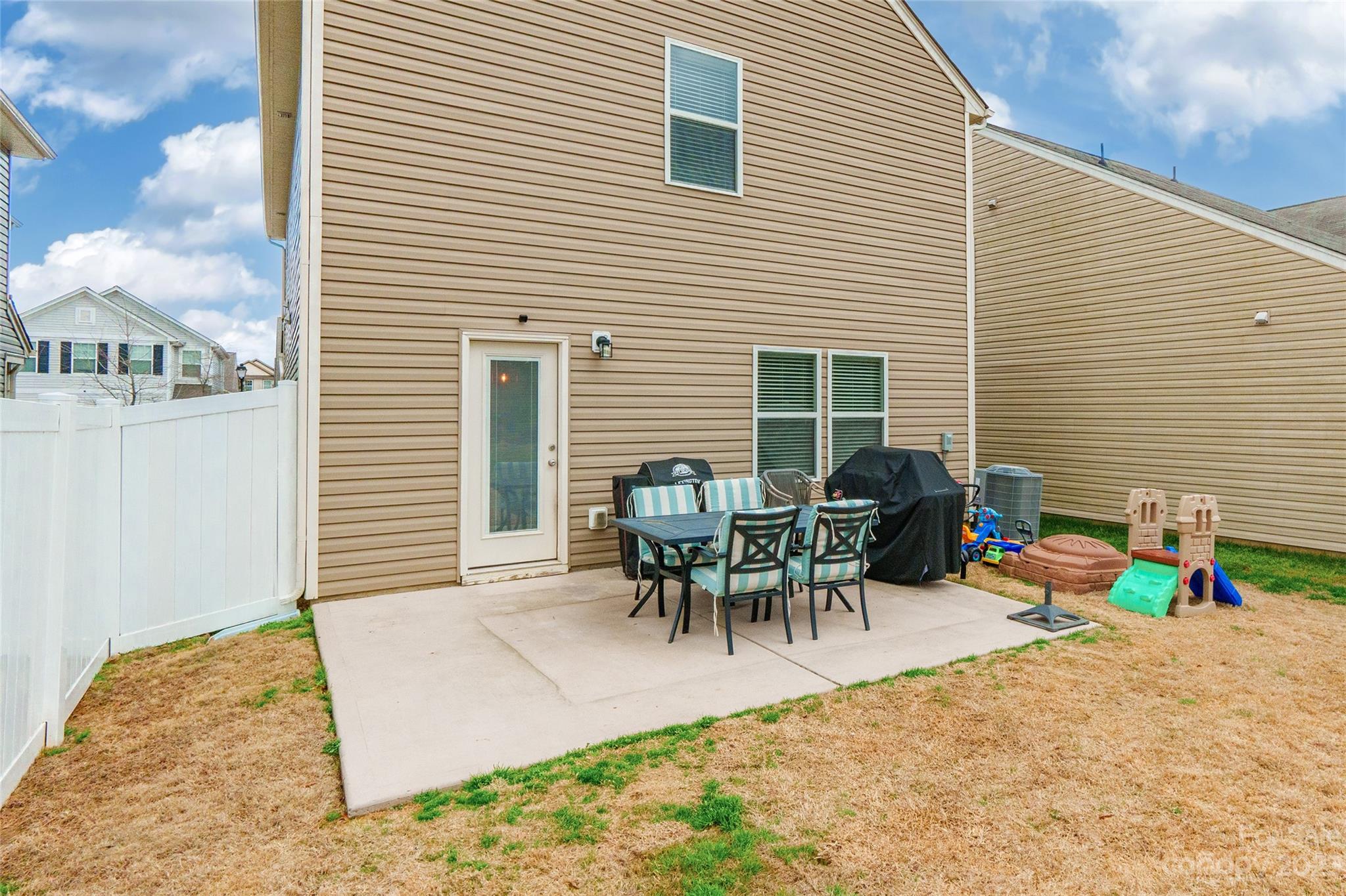 Newport Lakes - Residential