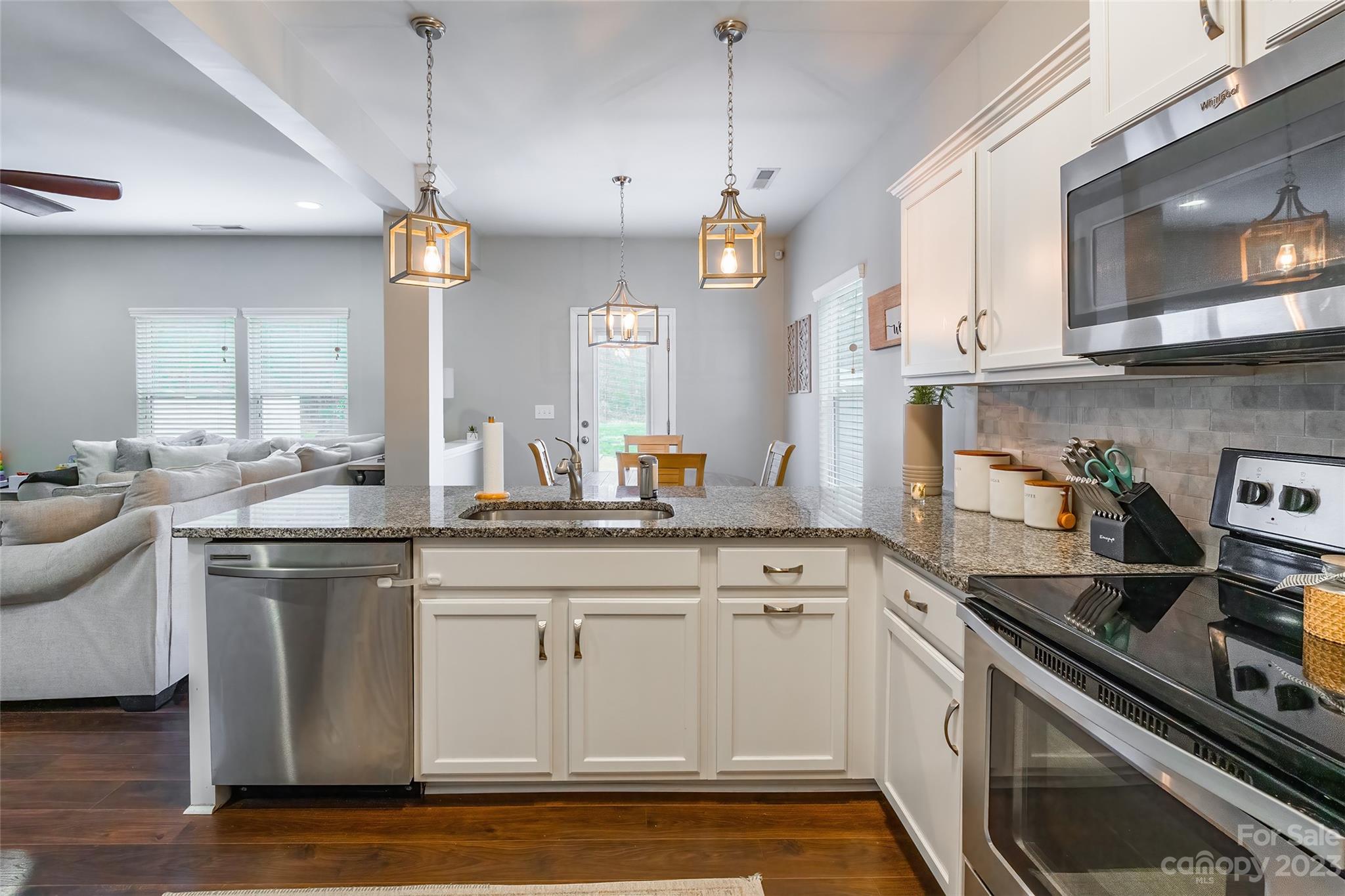 Newport Lakes - Residential