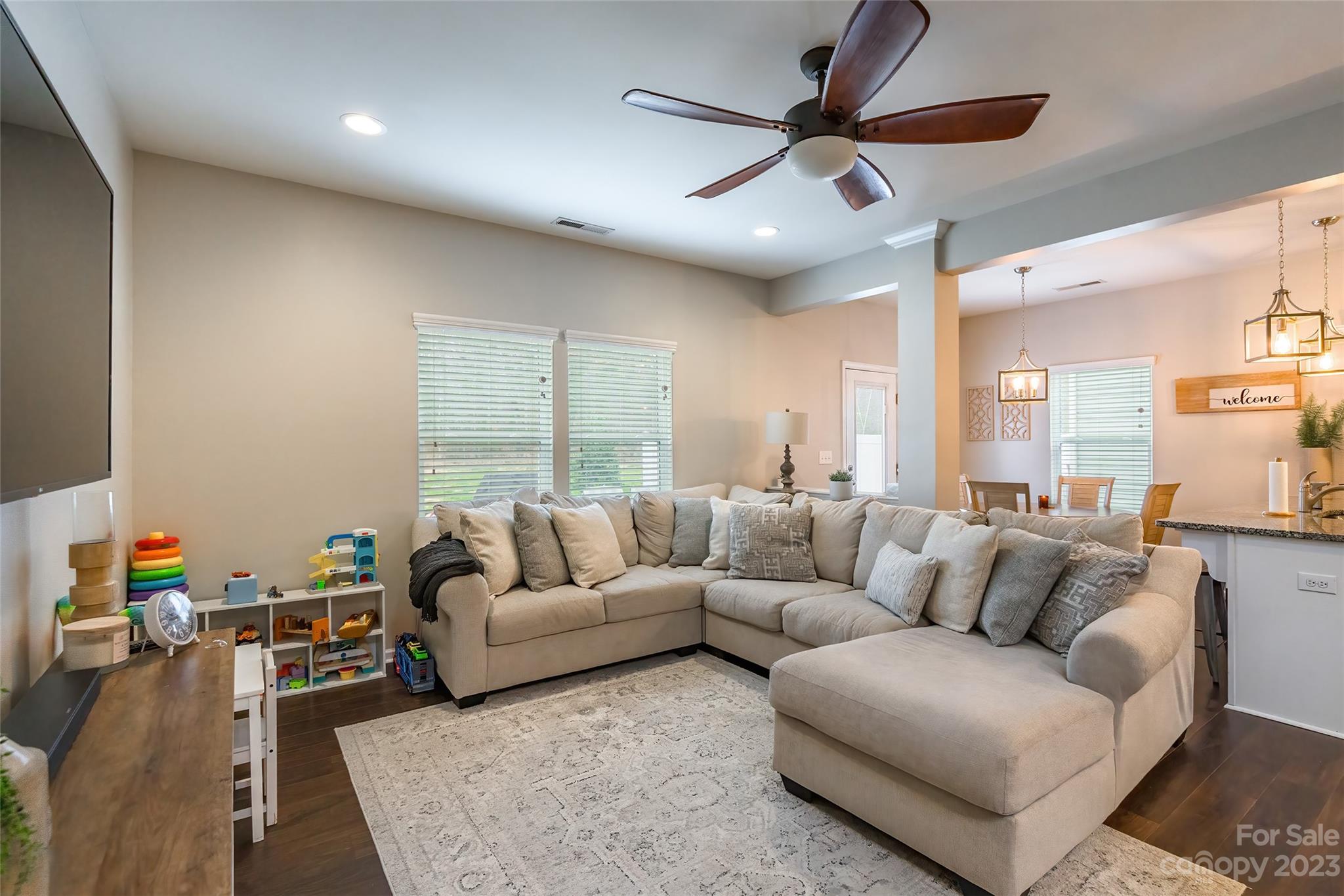 Newport Lakes - Residential