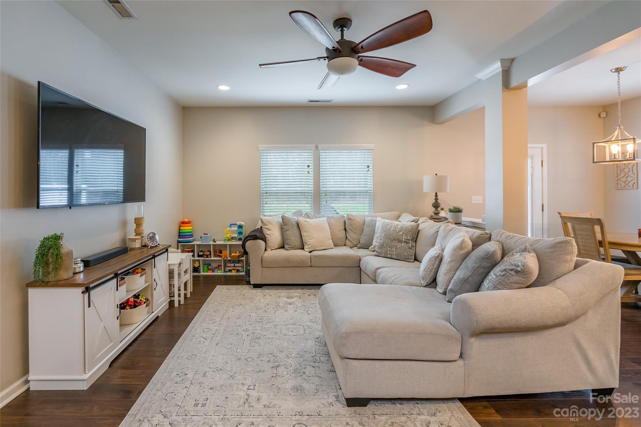 Newport Lakes - Residential