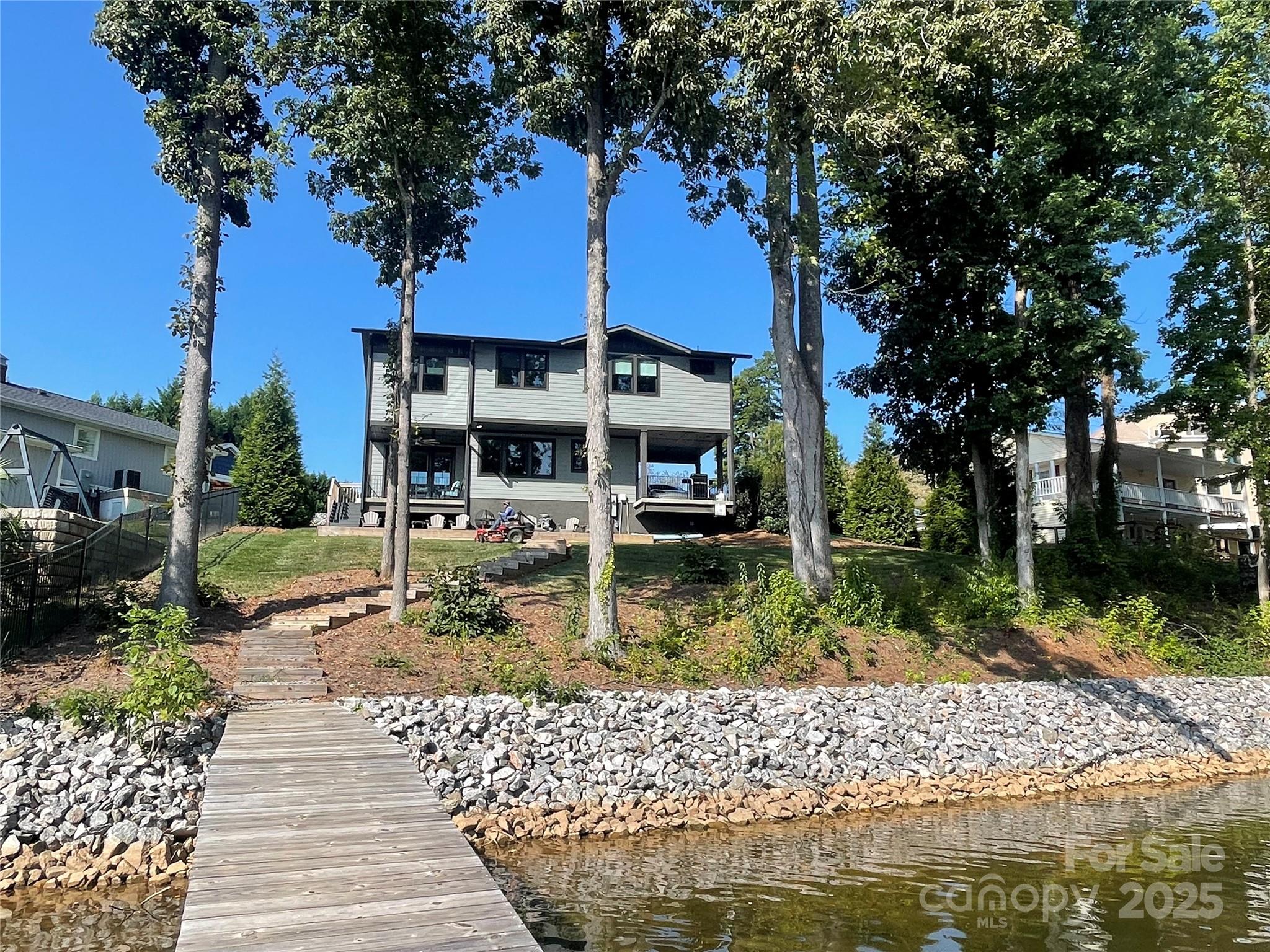 113 Angler Place