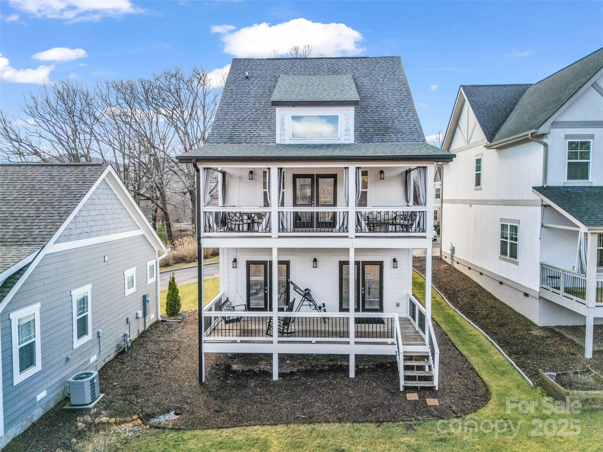 16 Tudor Way
