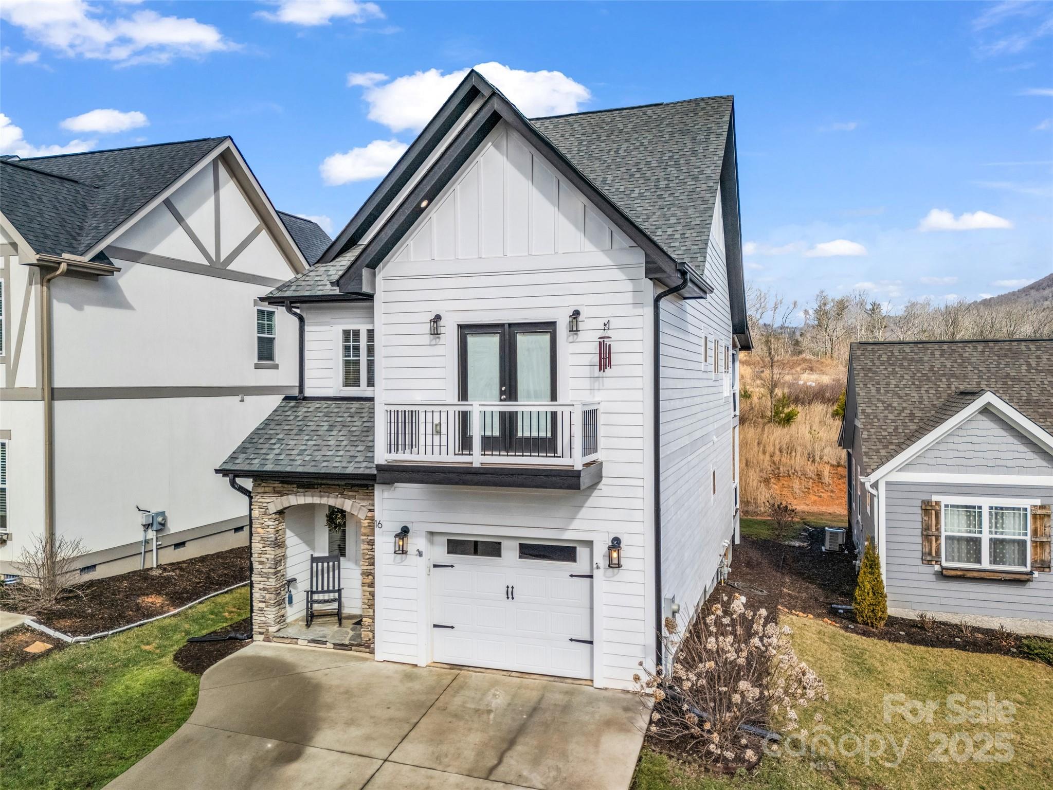 16 Tudor Way