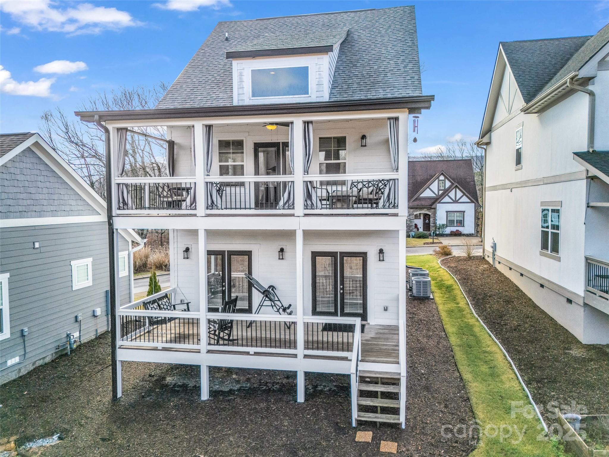 16 Tudor Way