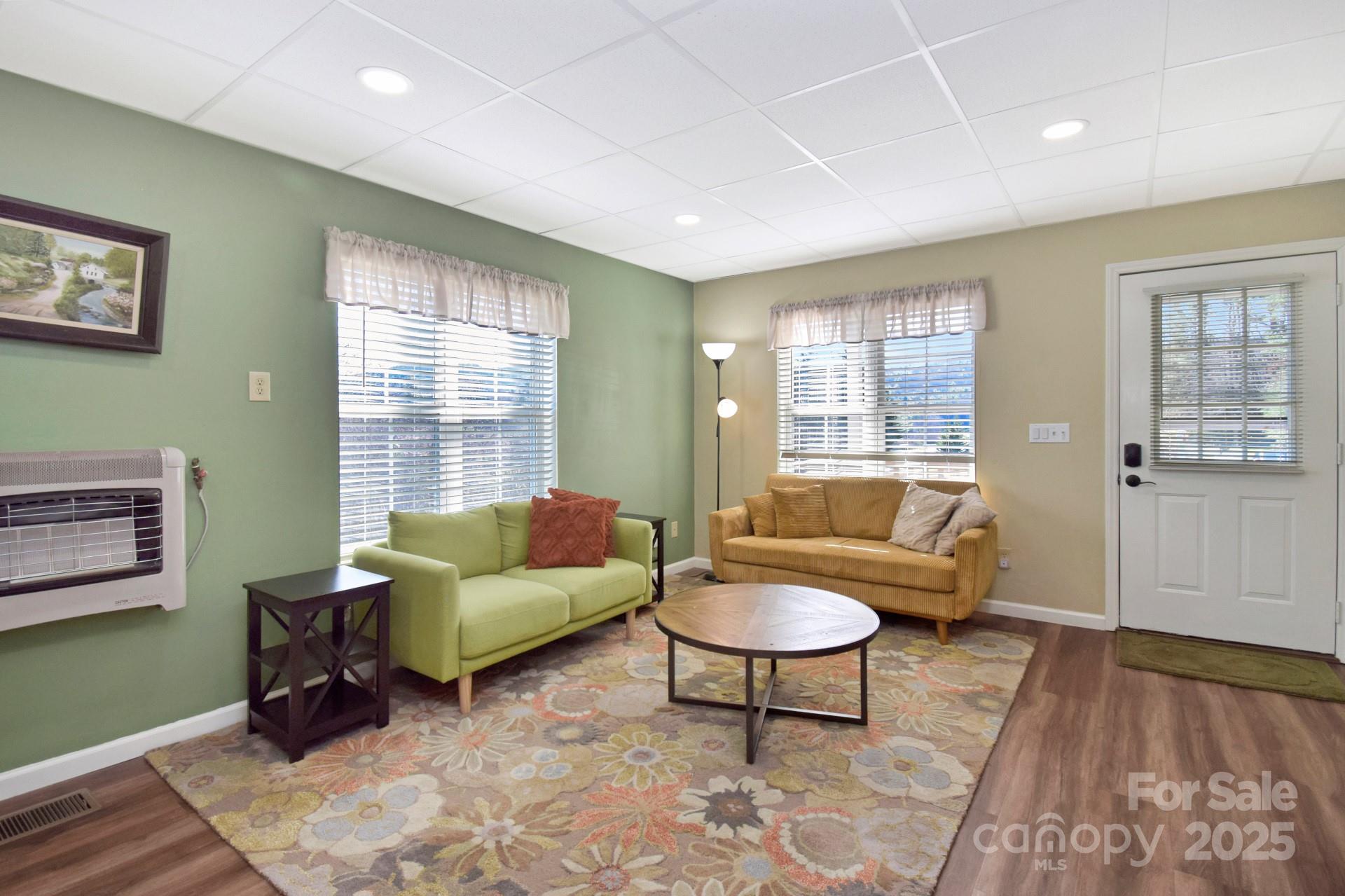 308 Lakeview Drive