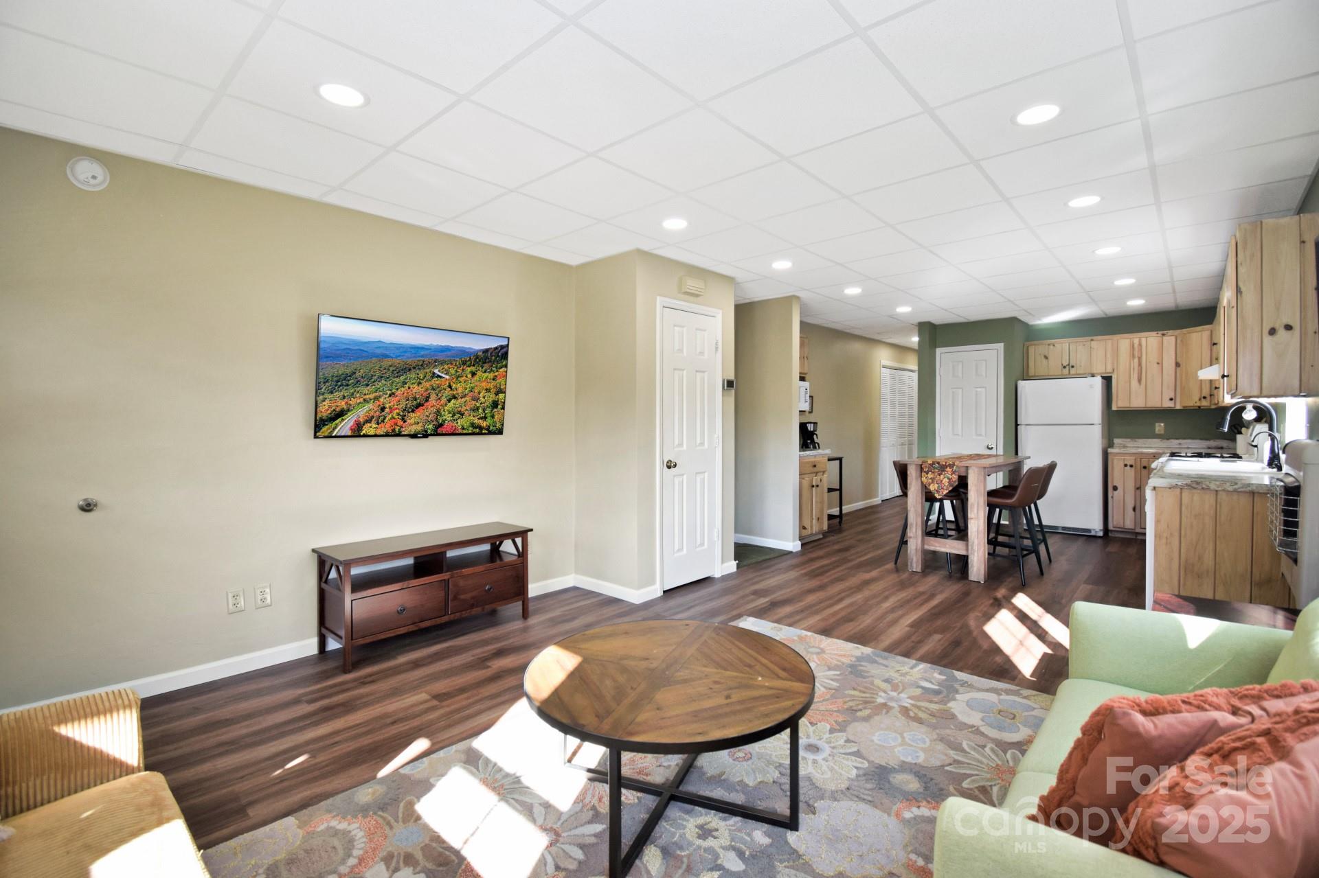 308 Lakeview Drive