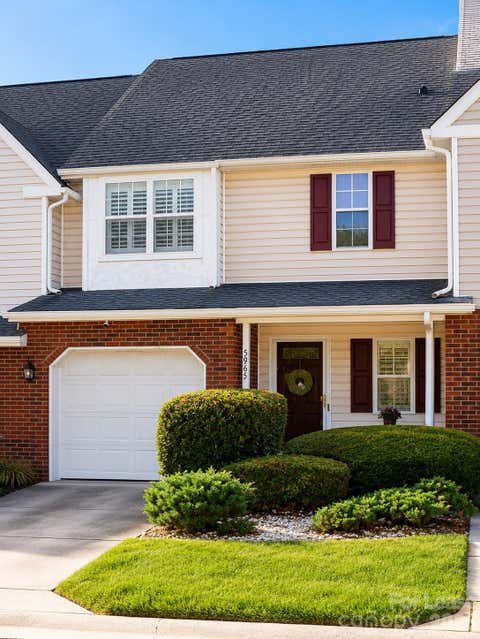 Photo of 5965 Prescott Court, Charlotte, NC 28269 (MLS # 4408141)