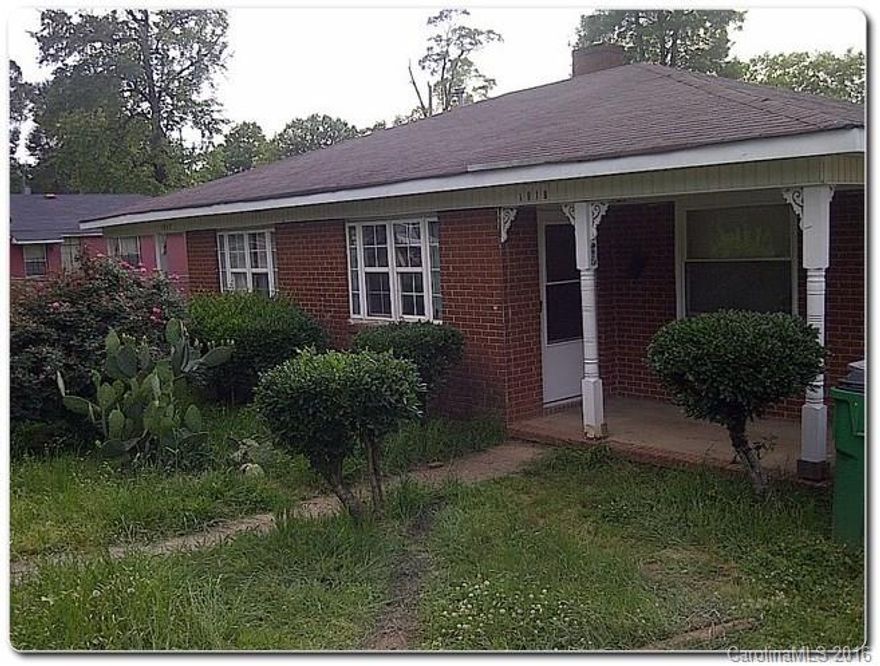 Income producing full brick duplex near Uptown Charlotte! Both units have 2 beds 1 bath, roomy kitchen, breakfast room and a living room! Perfect opportunity to own an great investment property.