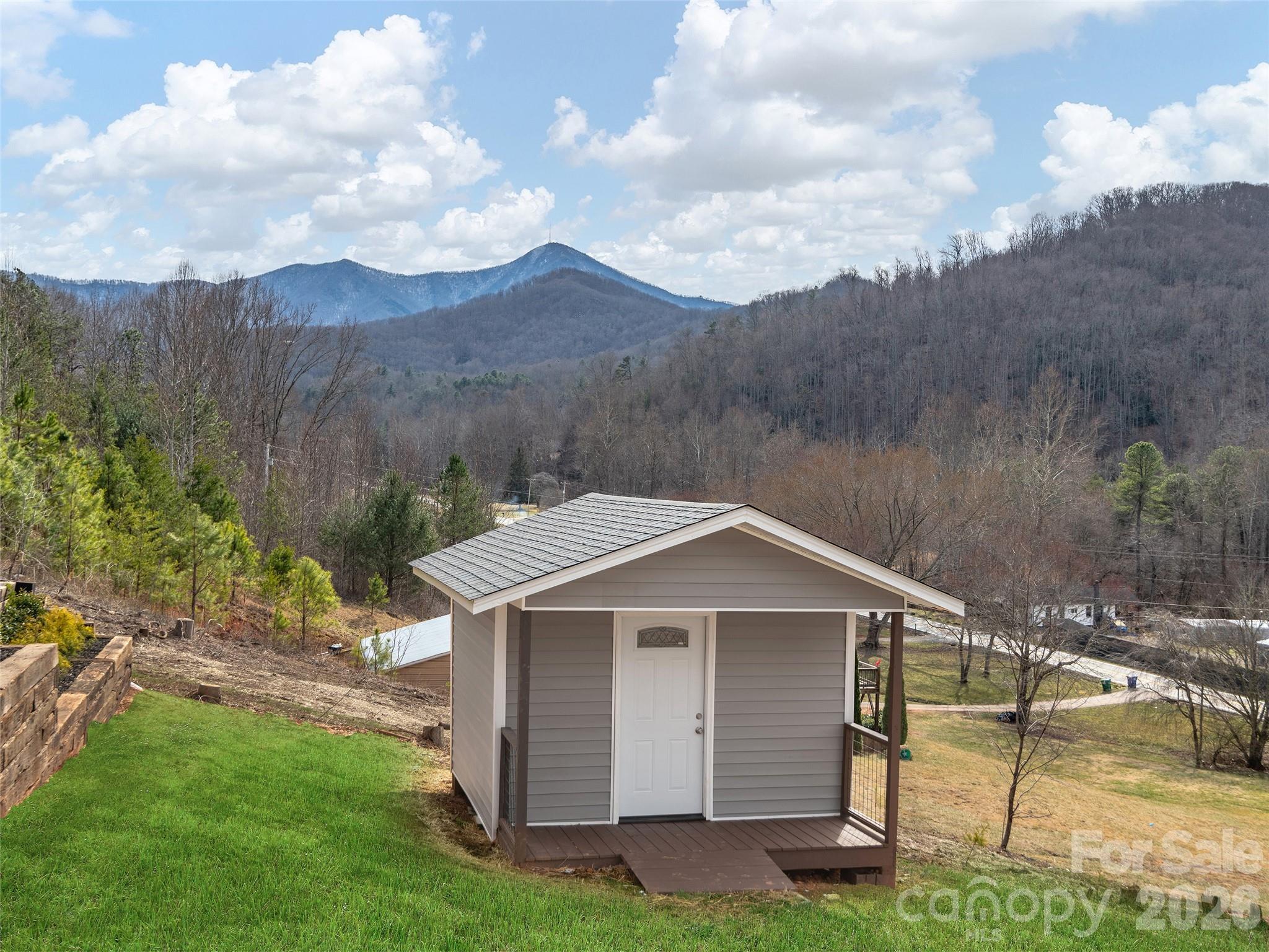 Locust Knoll - Residential