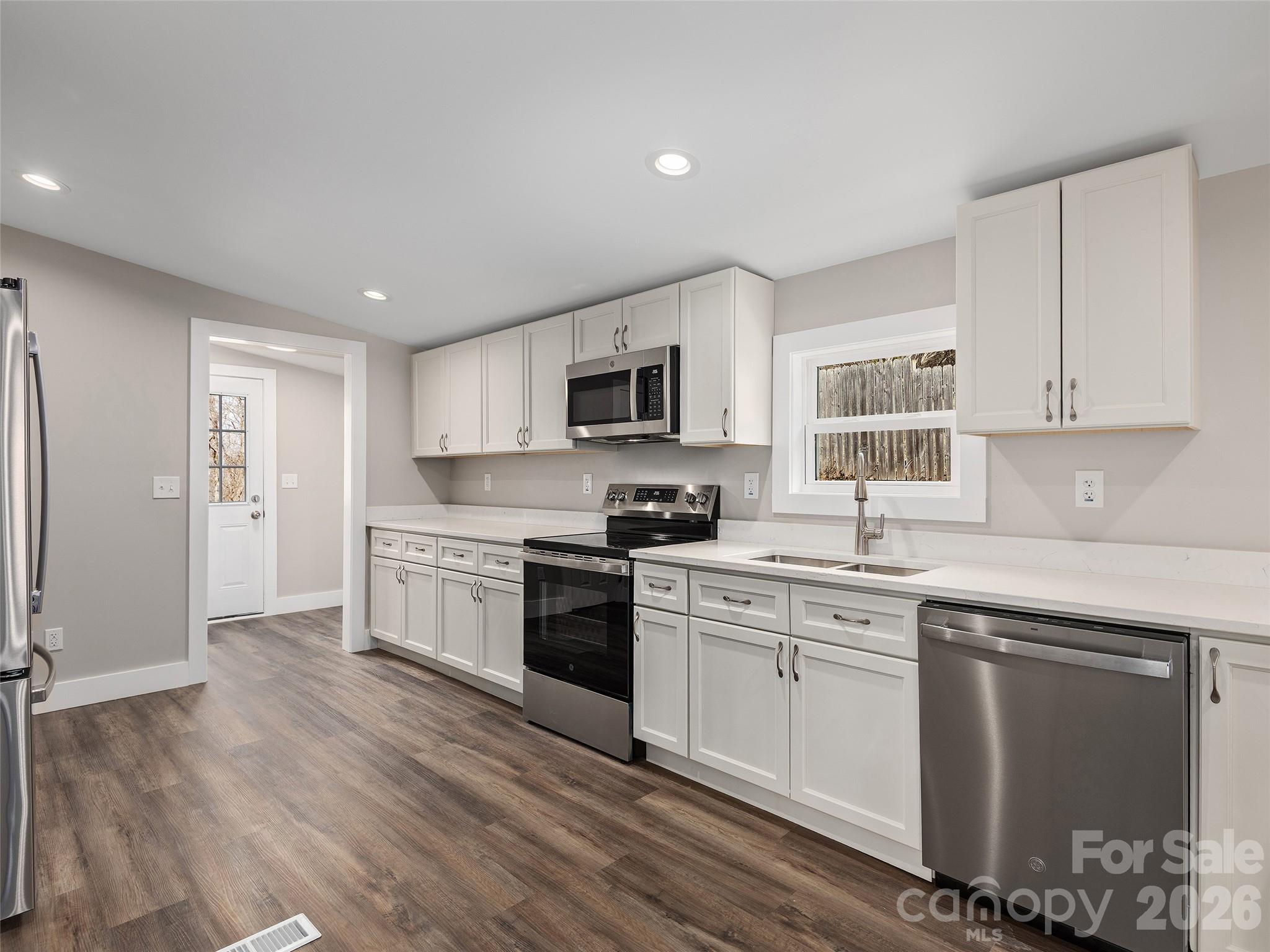 Locust Knoll - Residential