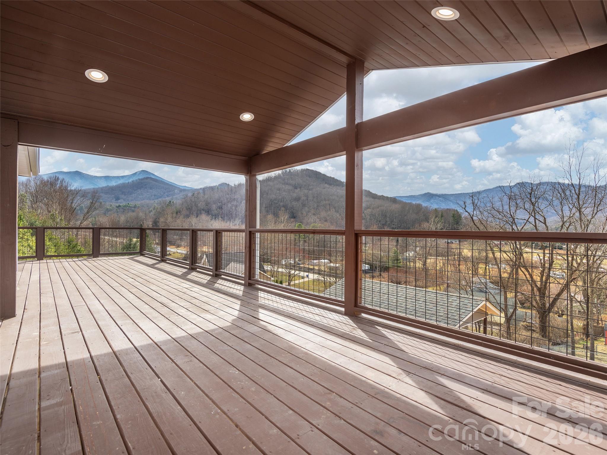 Locust Knoll - Residential