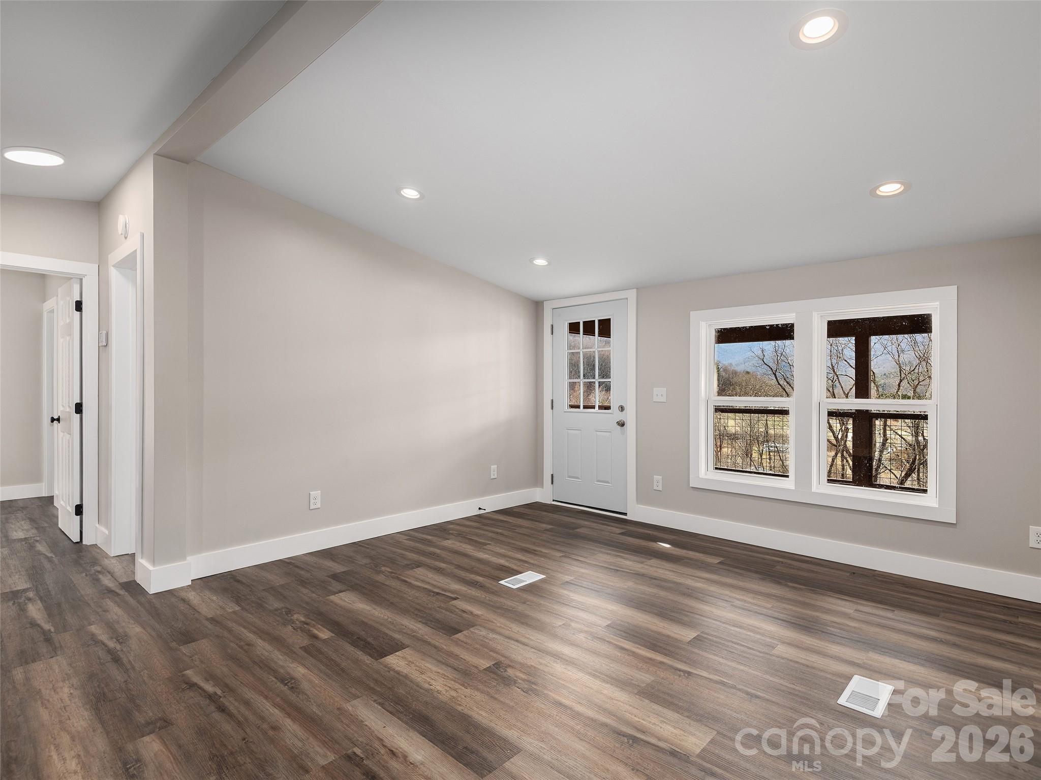 Locust Knoll - Residential