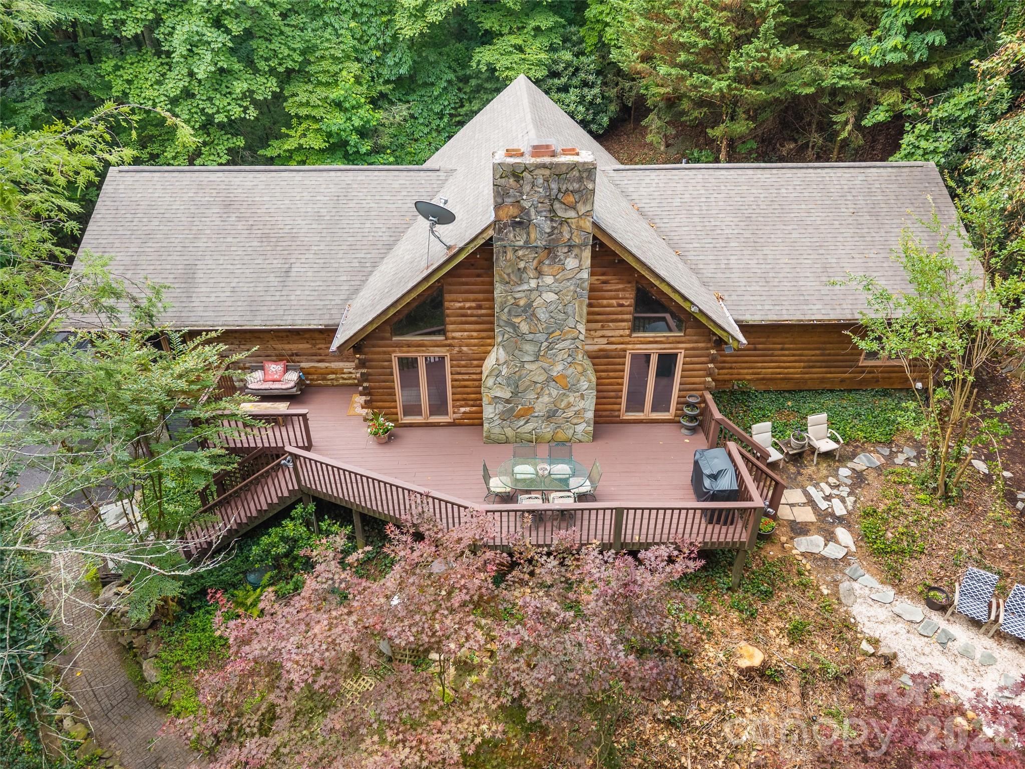 6 Ravenwood Lane