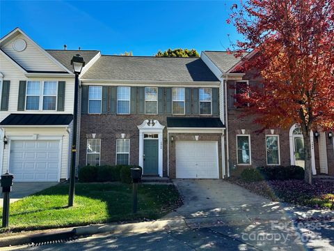 Photo of 7946 Mariners Pointe Circle, Denver, NC 28037 (MLS # 4319381)