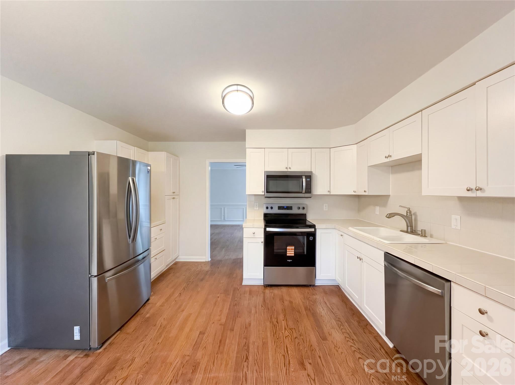 3695 Lake Shore Road S