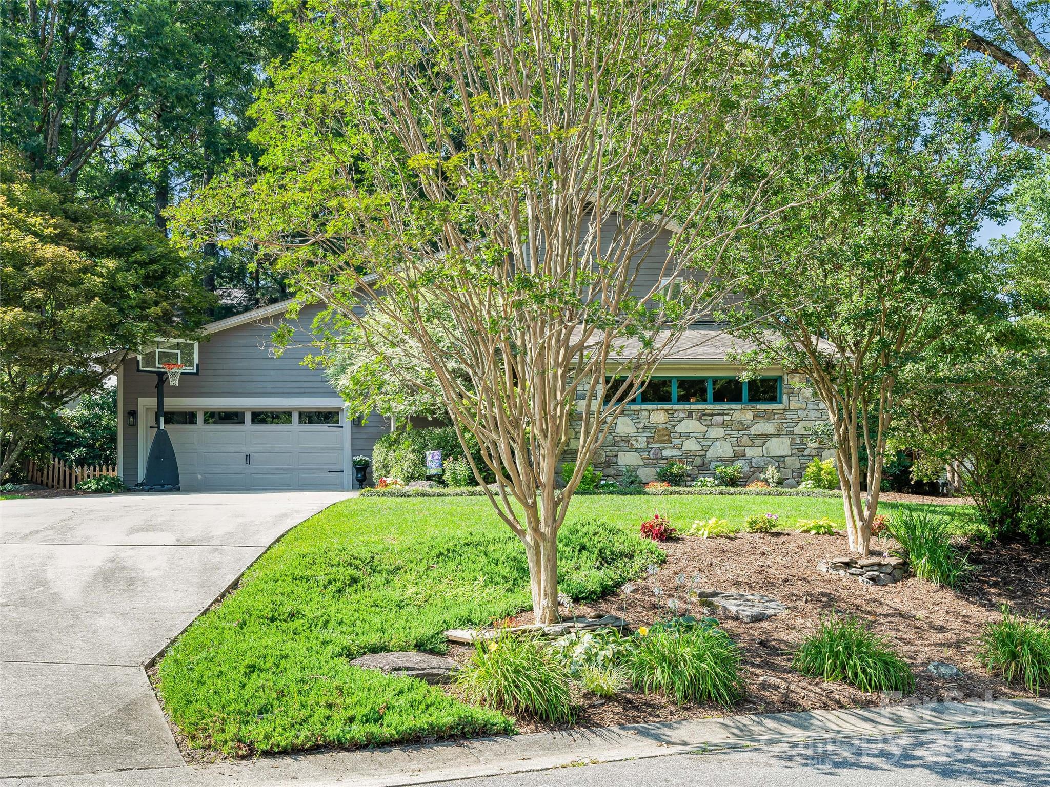 4 Amelia Court