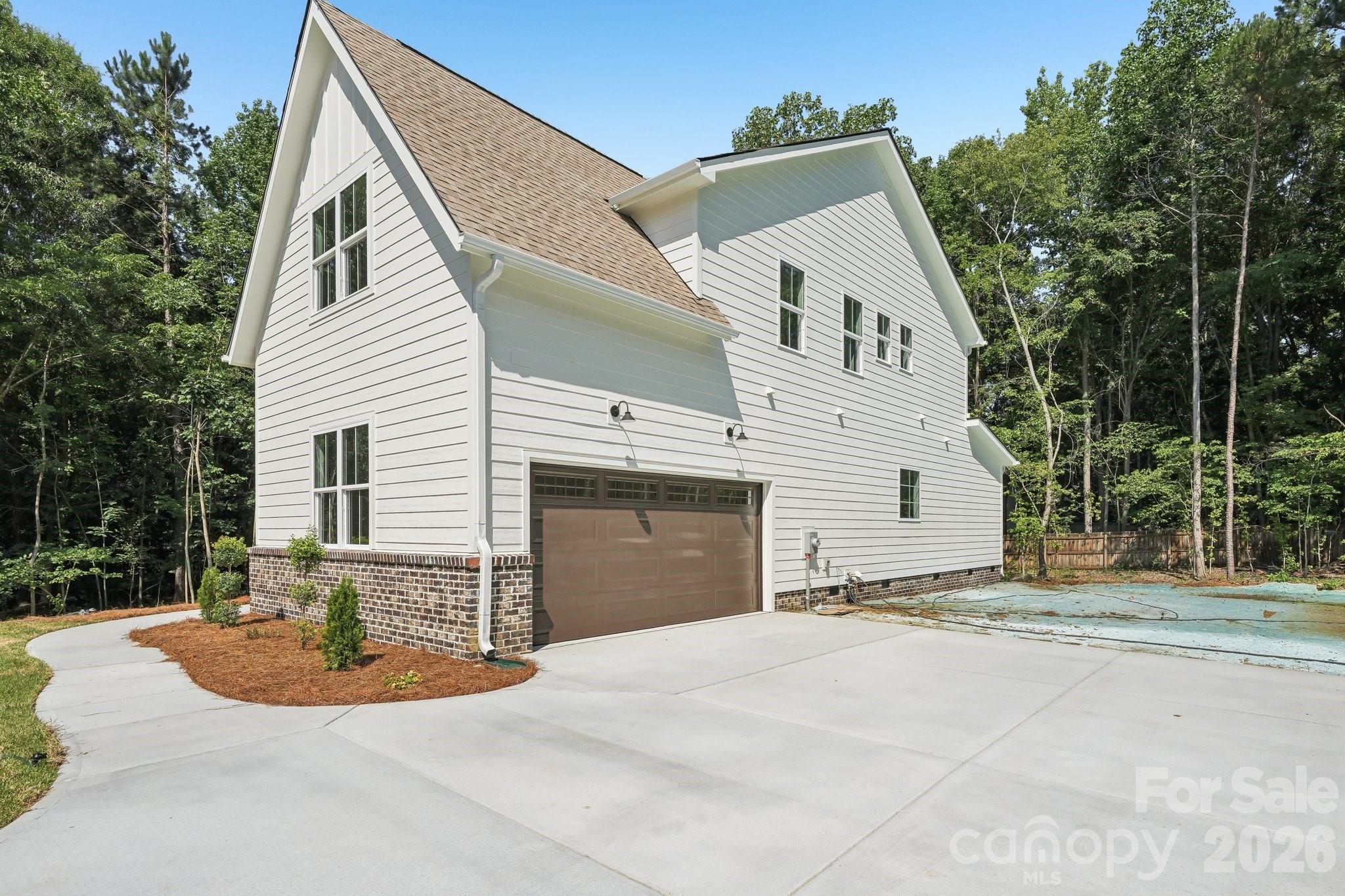 2311 Chateau Court