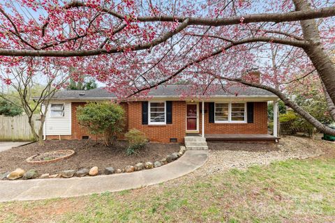 3918 Woodgreen Terrace Charlotte NC 28205