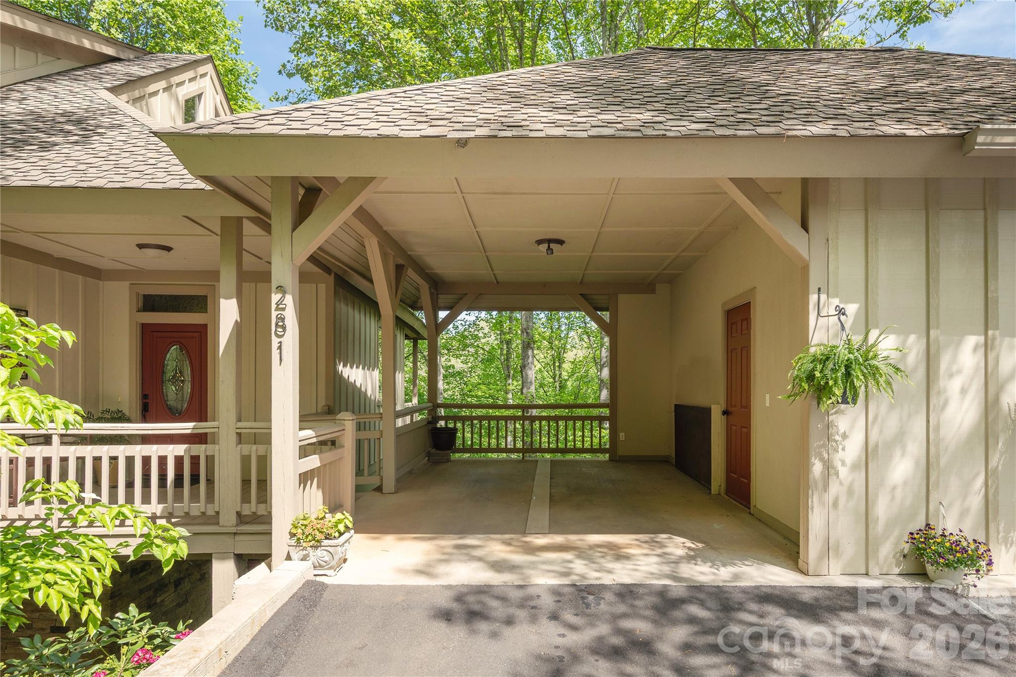 281 Bob White Loop